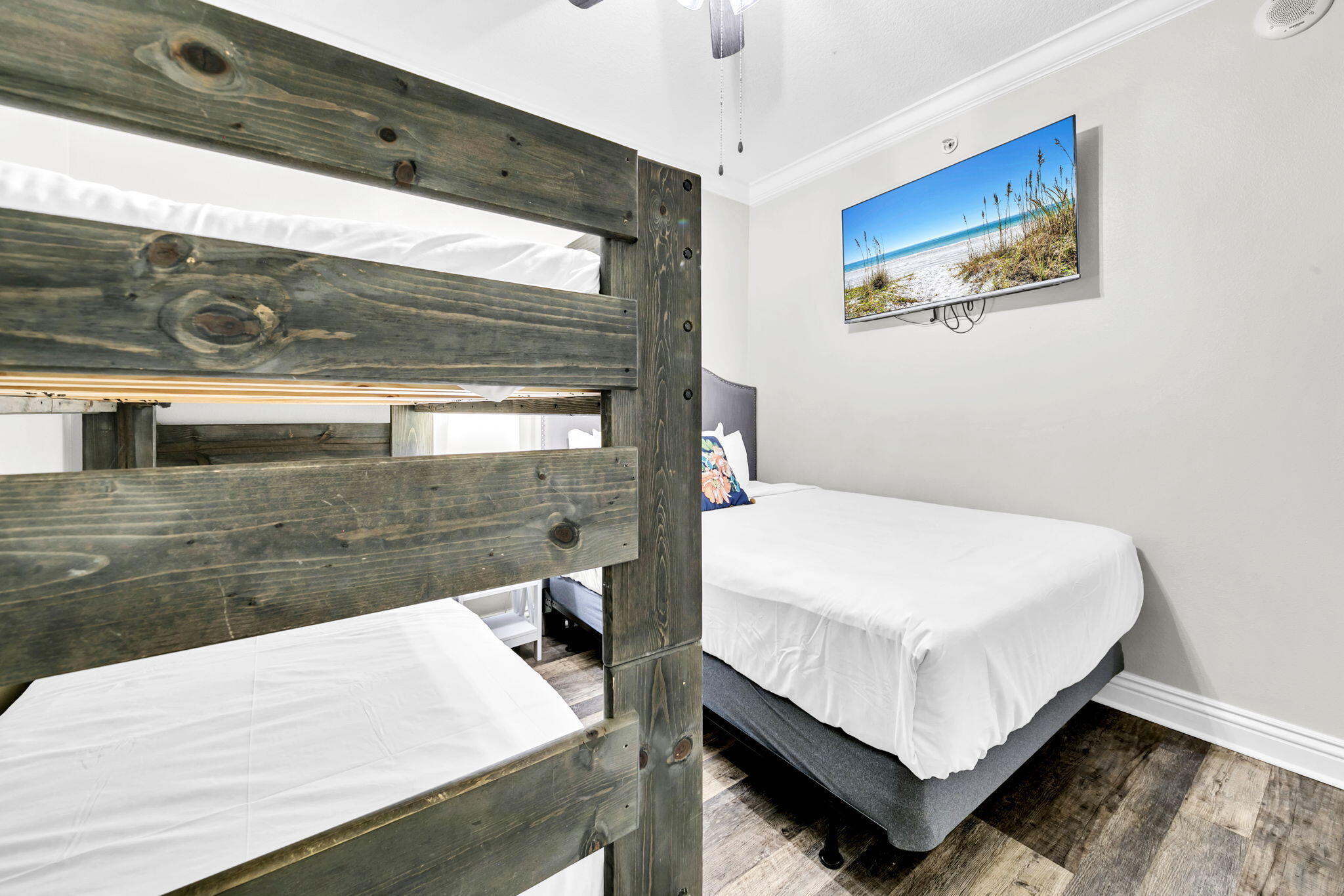 10 Harbor Boulevard, W329