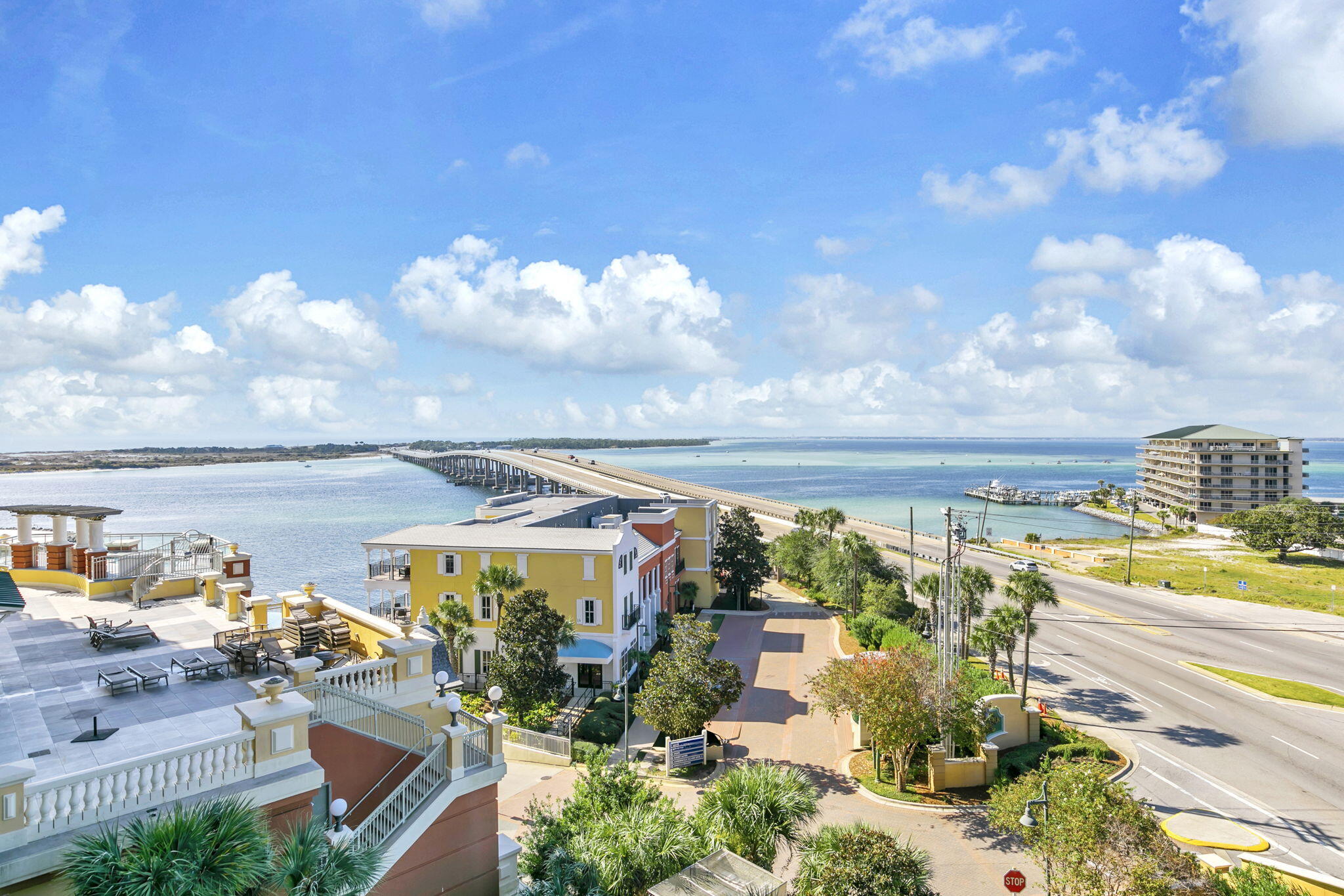 10 Harbor Boulevard, W329