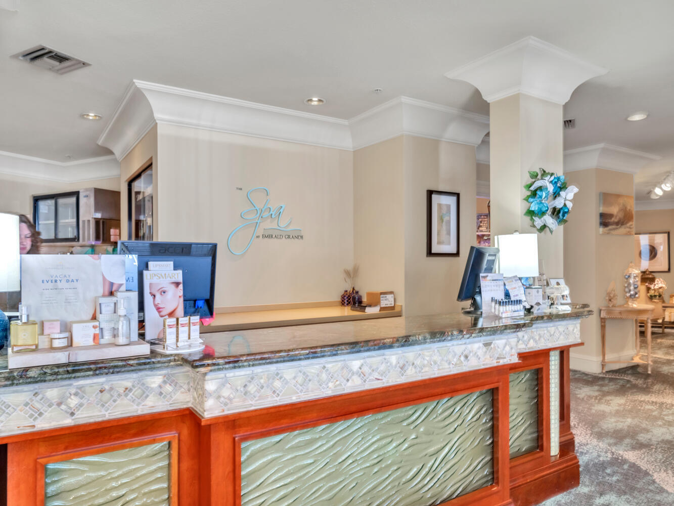 10 Harbor Boulevard, W329