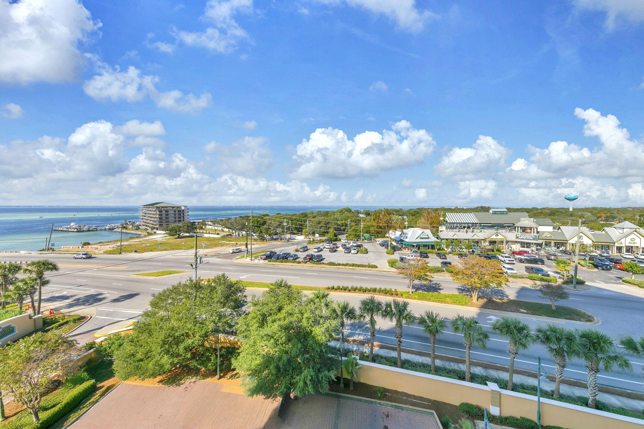 10 Harbor Boulevard, W329