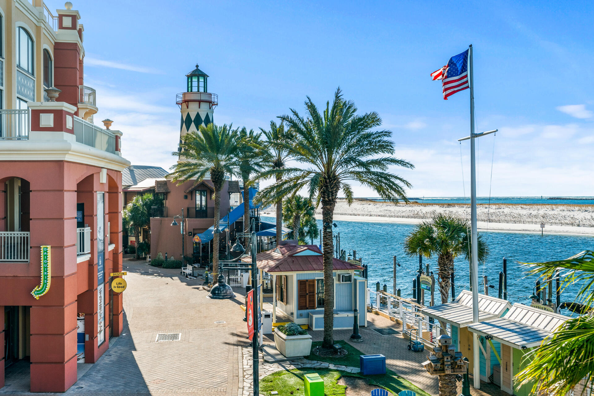 10 Harbor Boulevard, W329