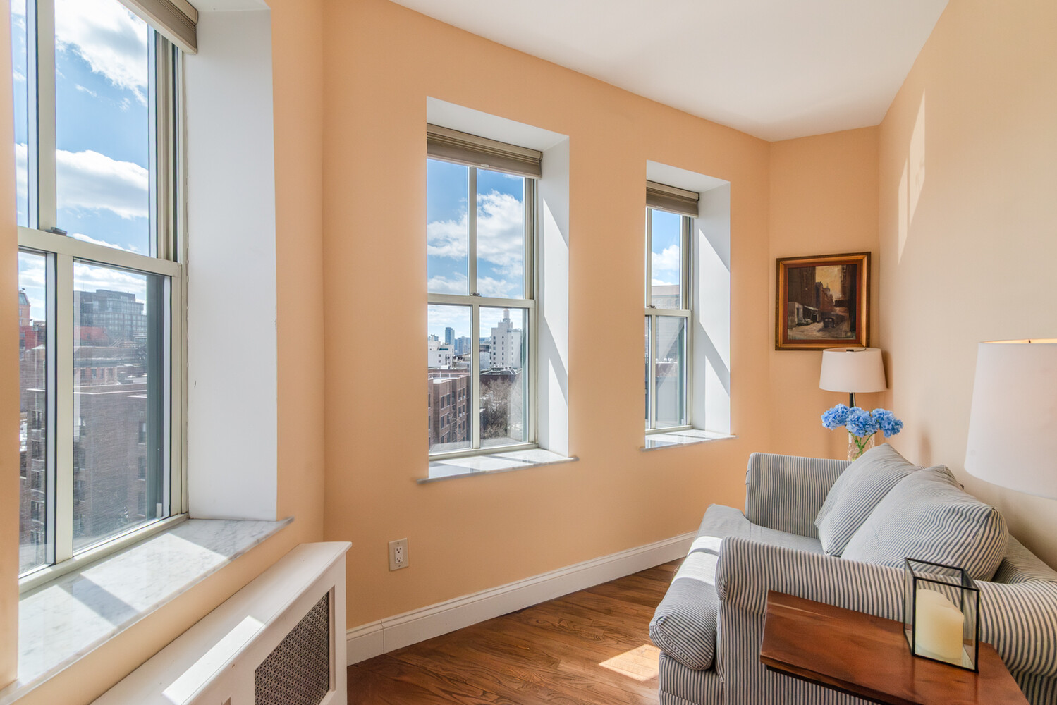 99 BANK Street 7Q