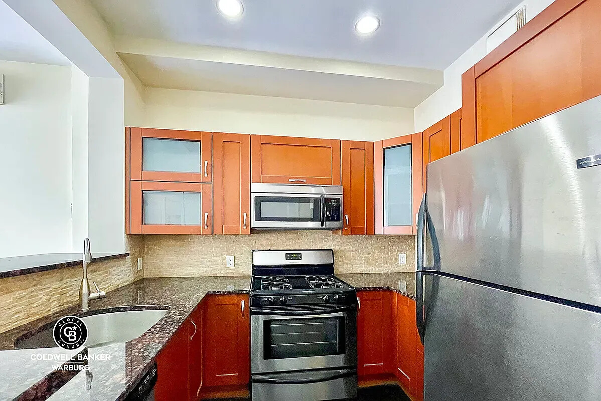 38 W 83RD Street 3R
