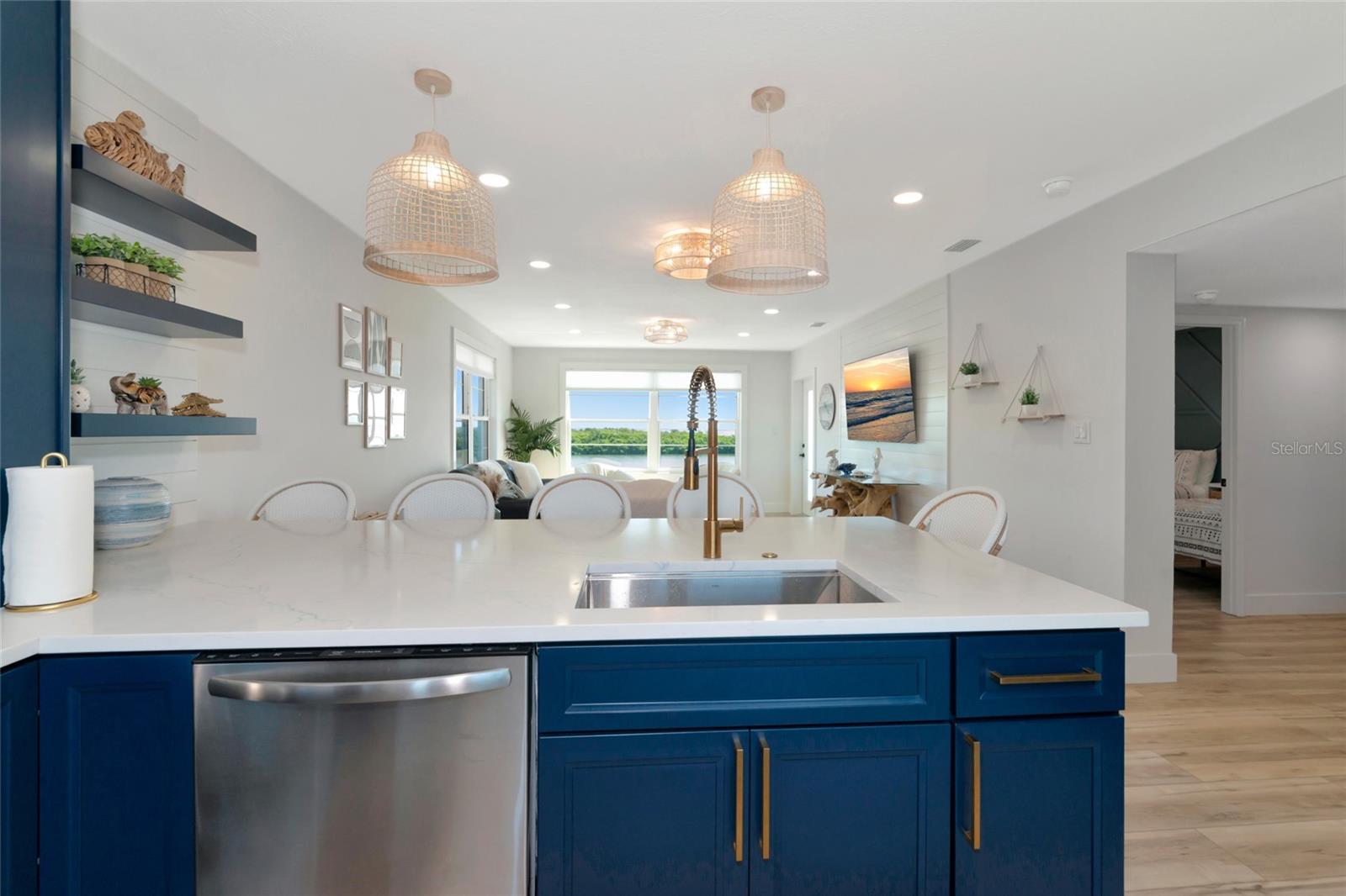 605 SUTTON PL #401-A