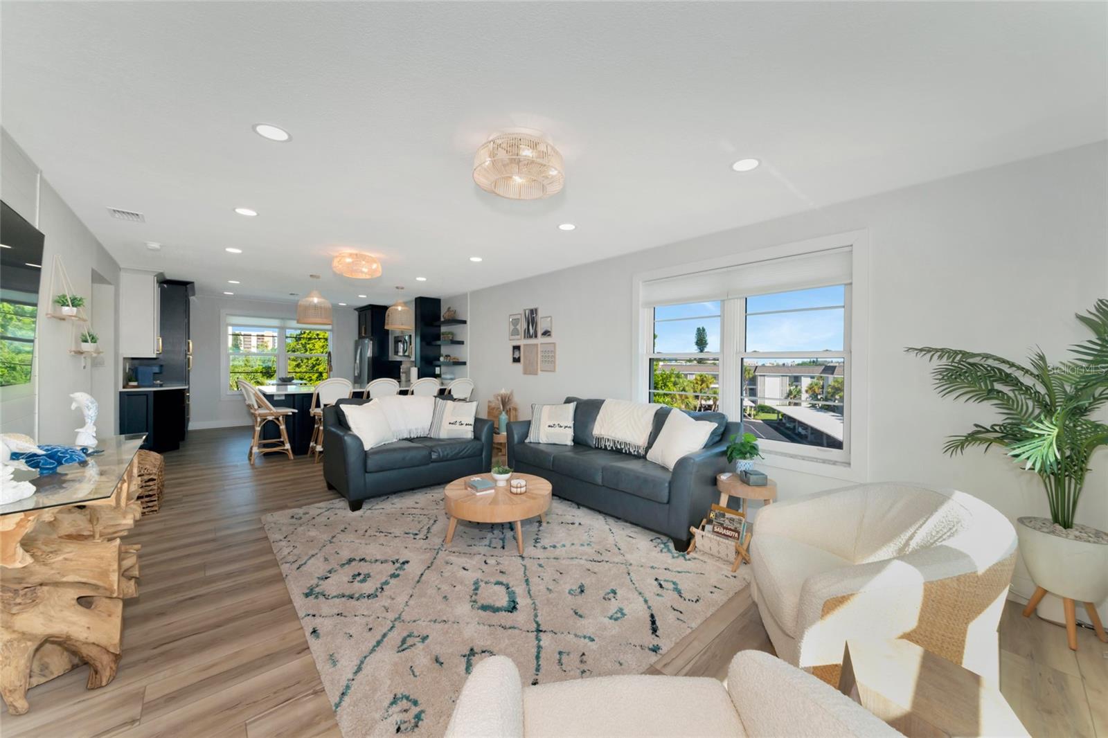 605 SUTTON PL #401-A