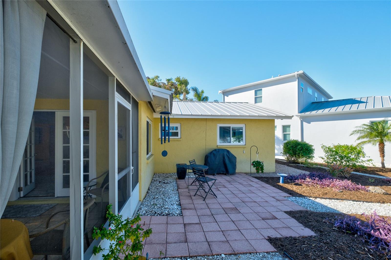 2295 HIBISCUS ST
