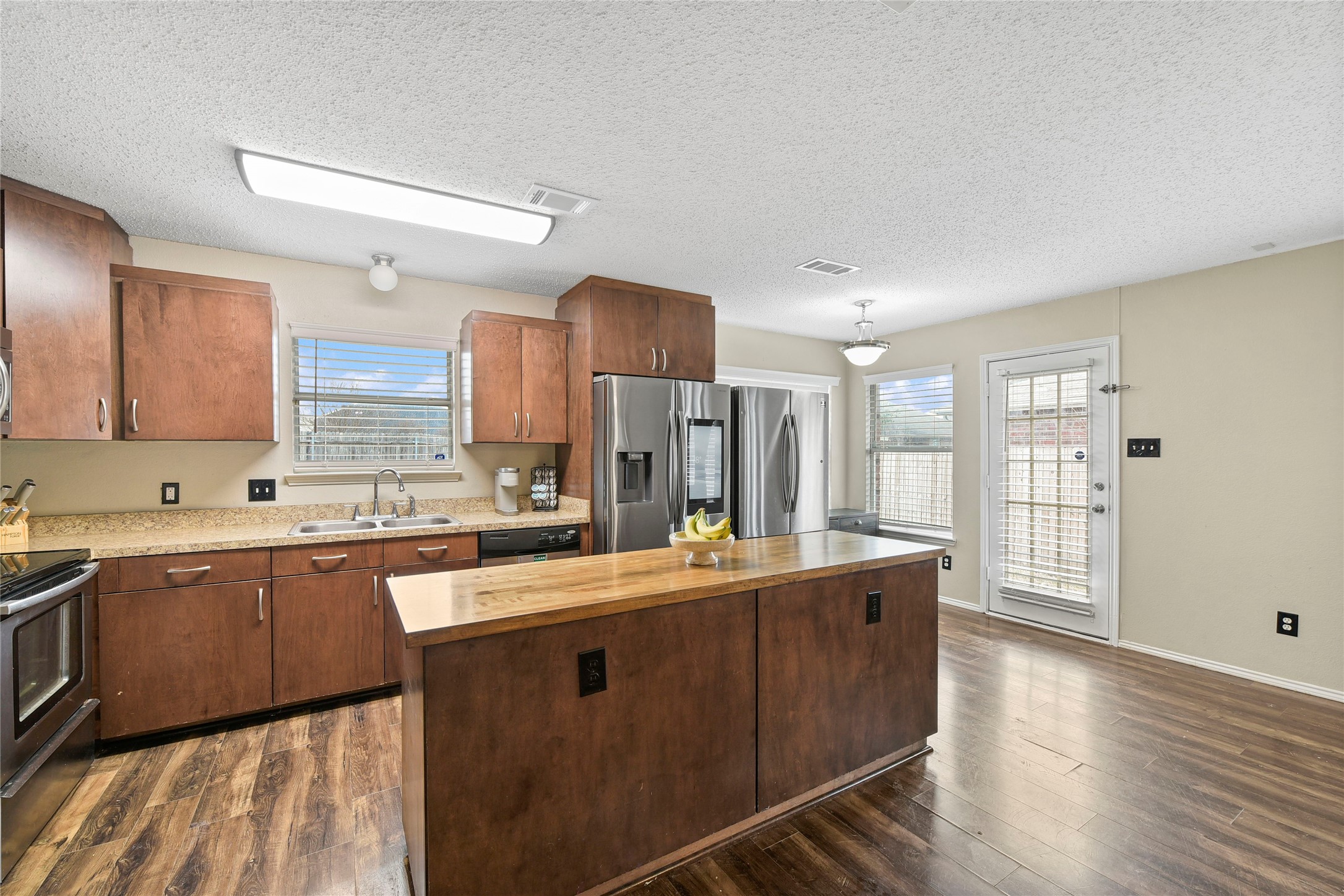 3909 Carlsbad Way