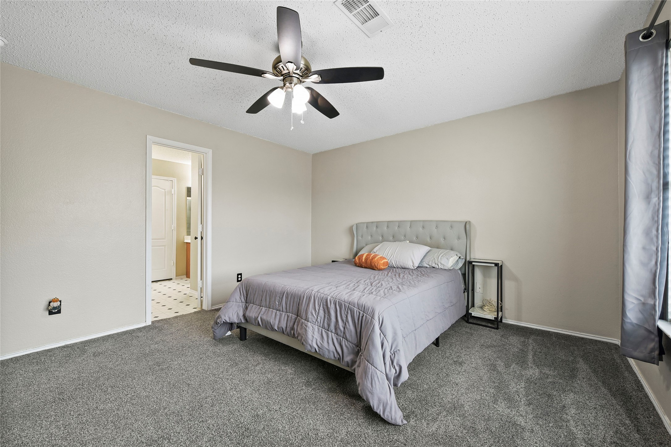 3909 Carlsbad Way