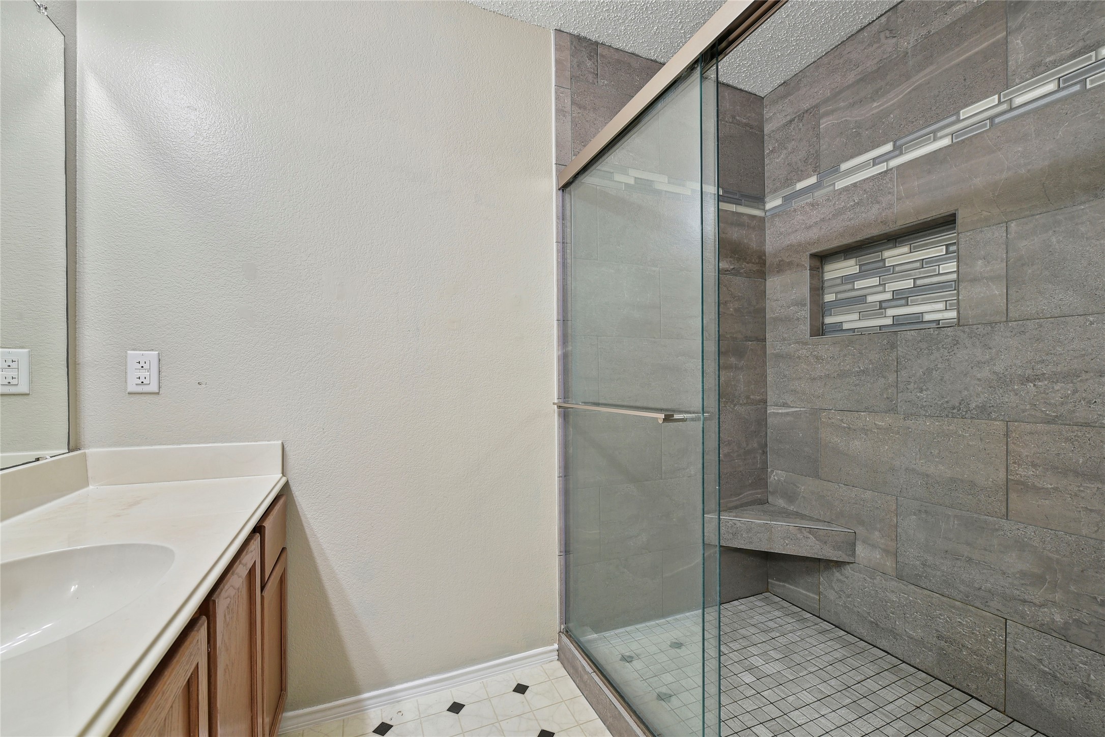 3909 Carlsbad Way