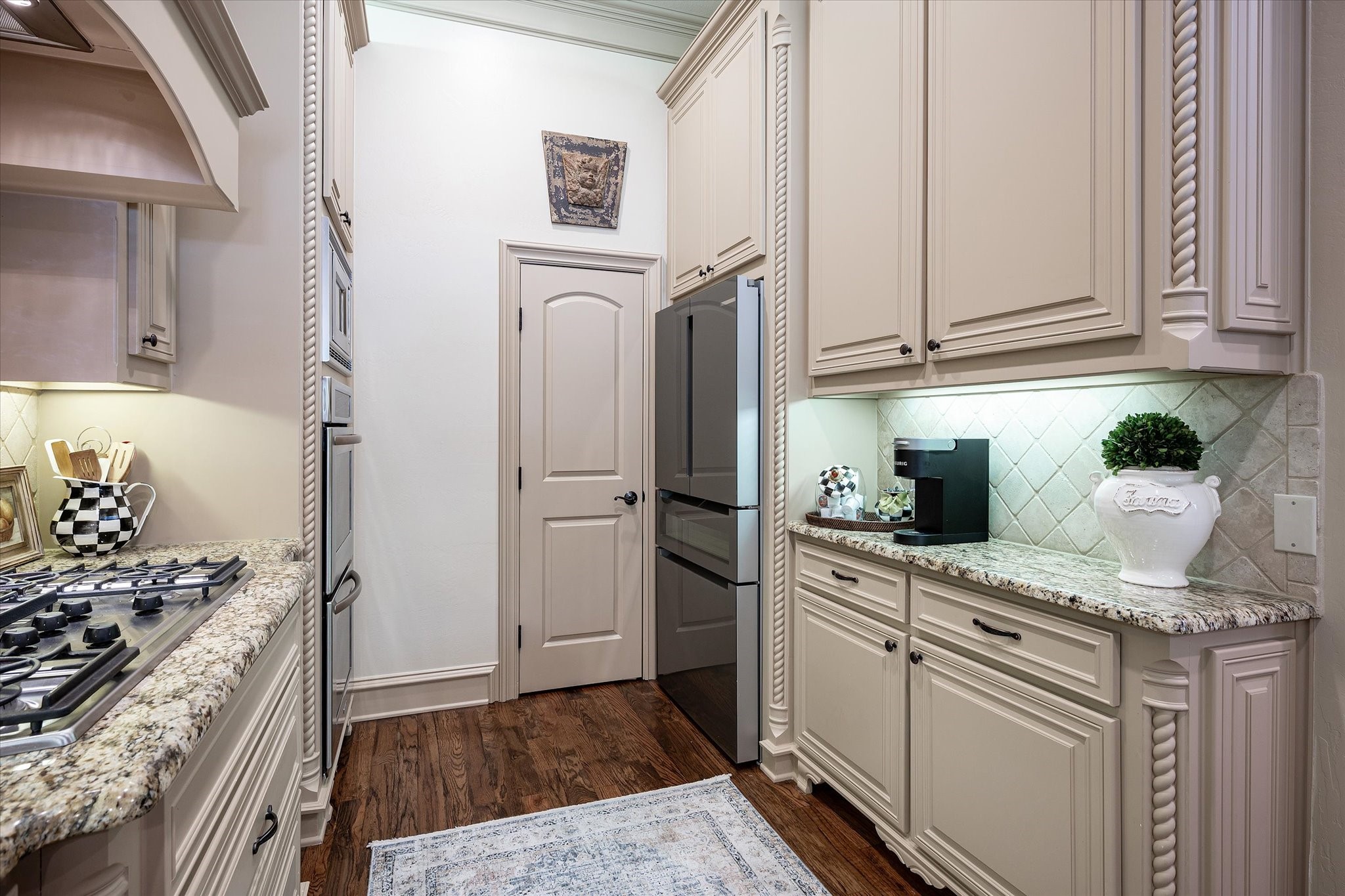 1641 Fountain Pass Drive