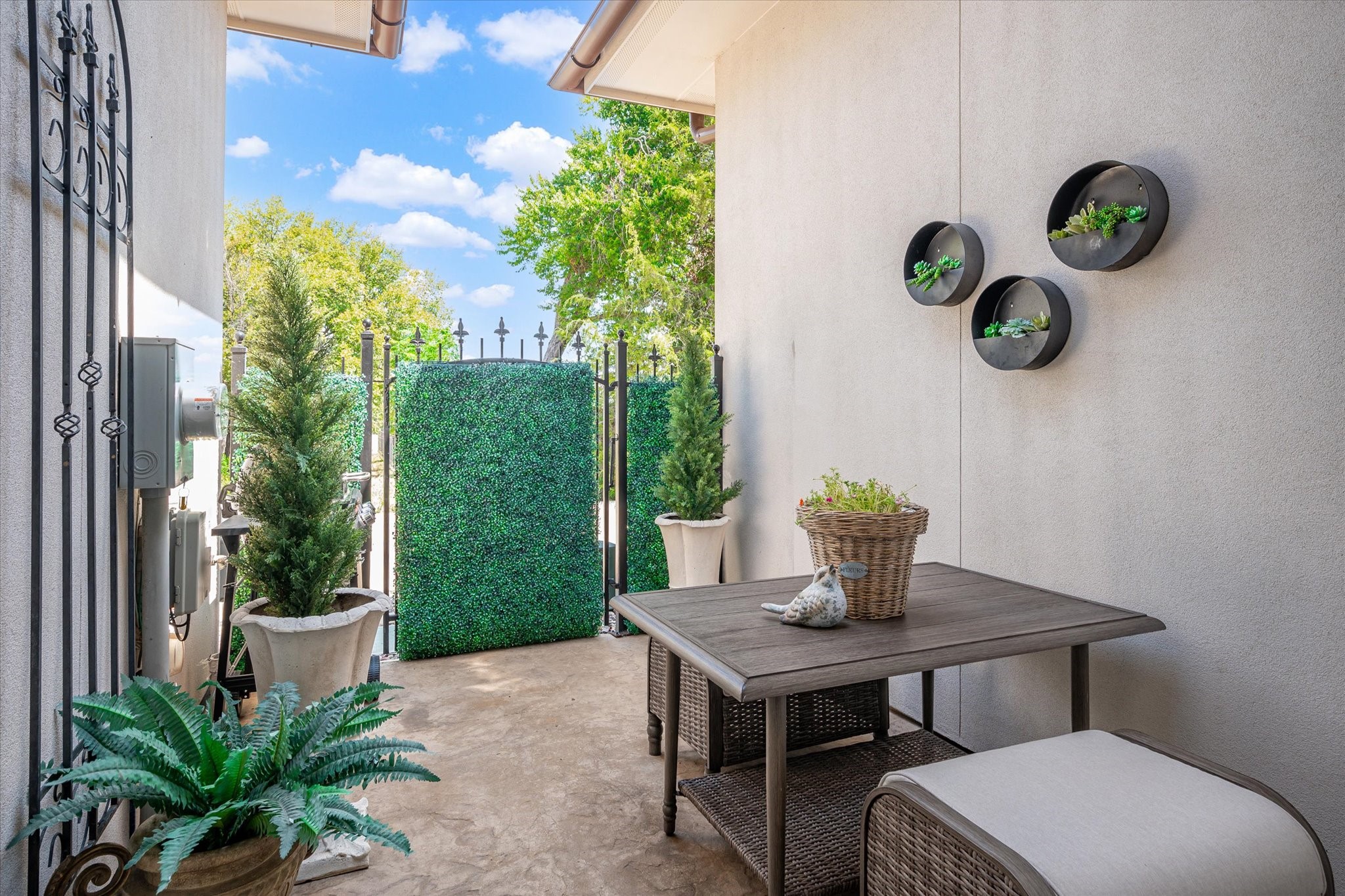 1641 Fountain Pass Drive