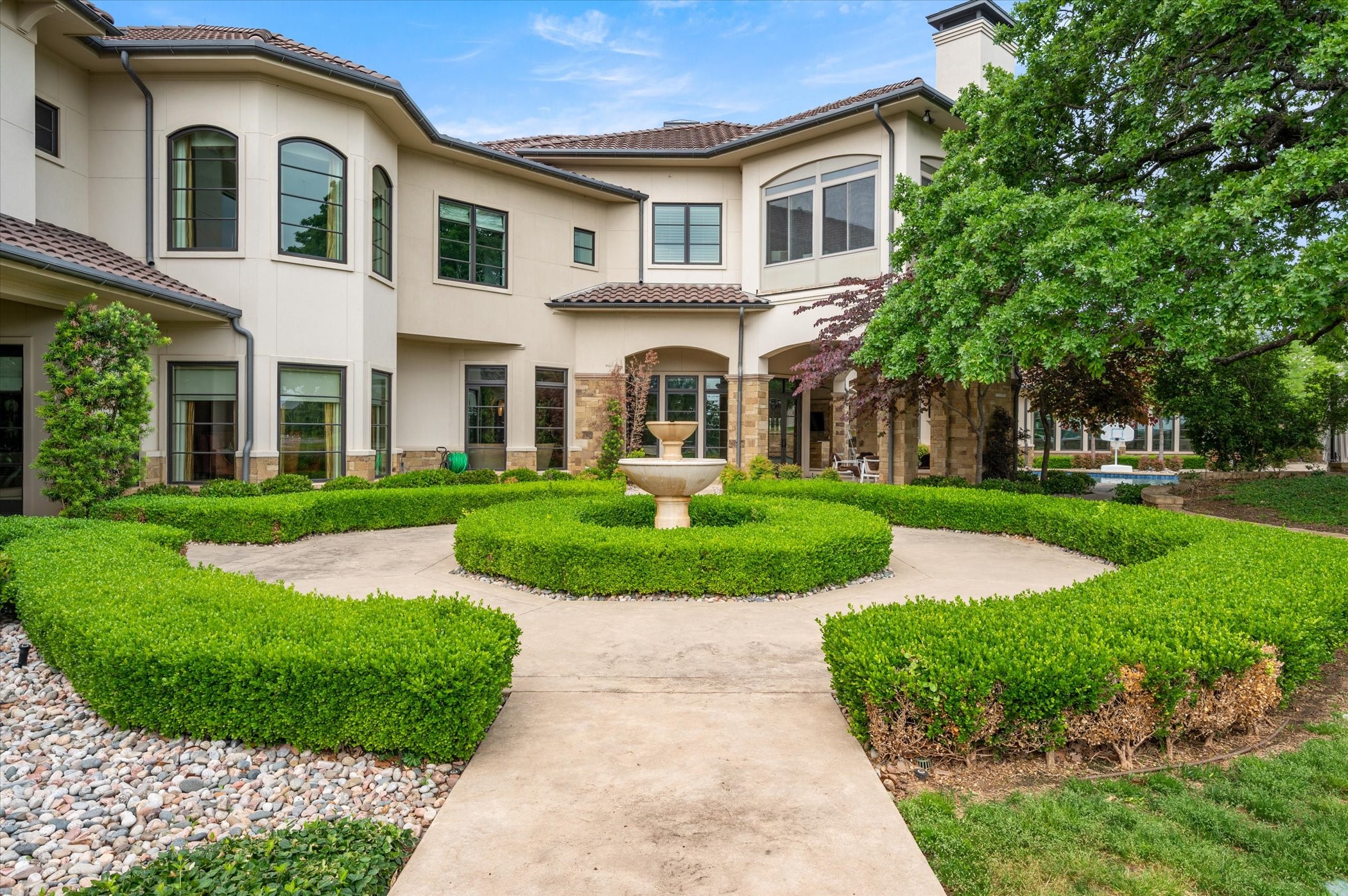 940 W Dove Road