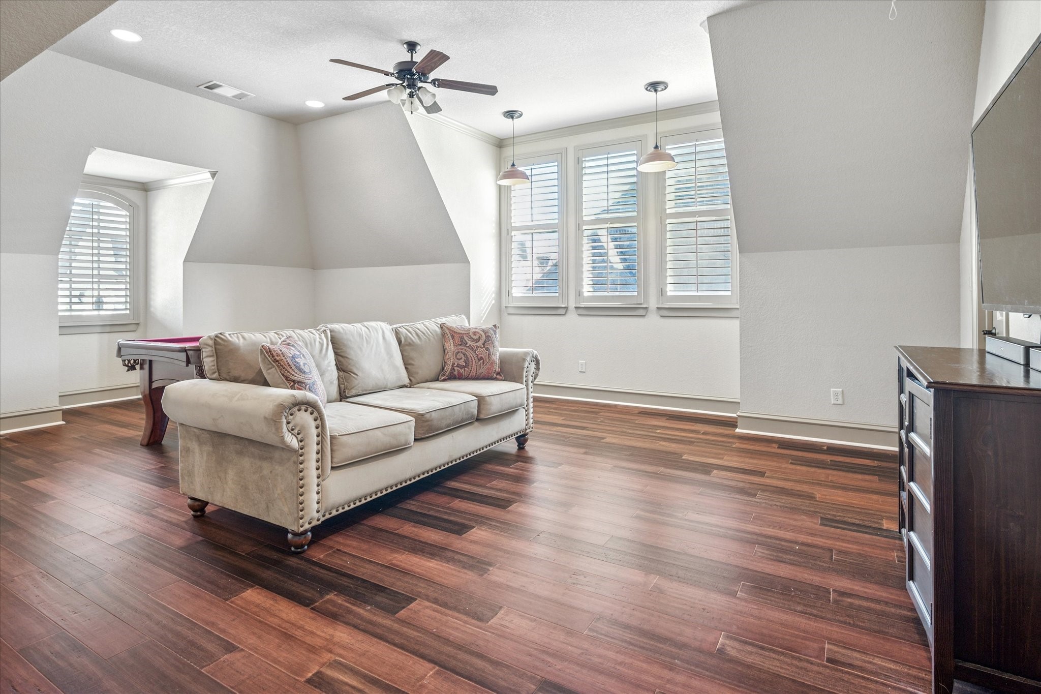 6120 Rock Dove Circle