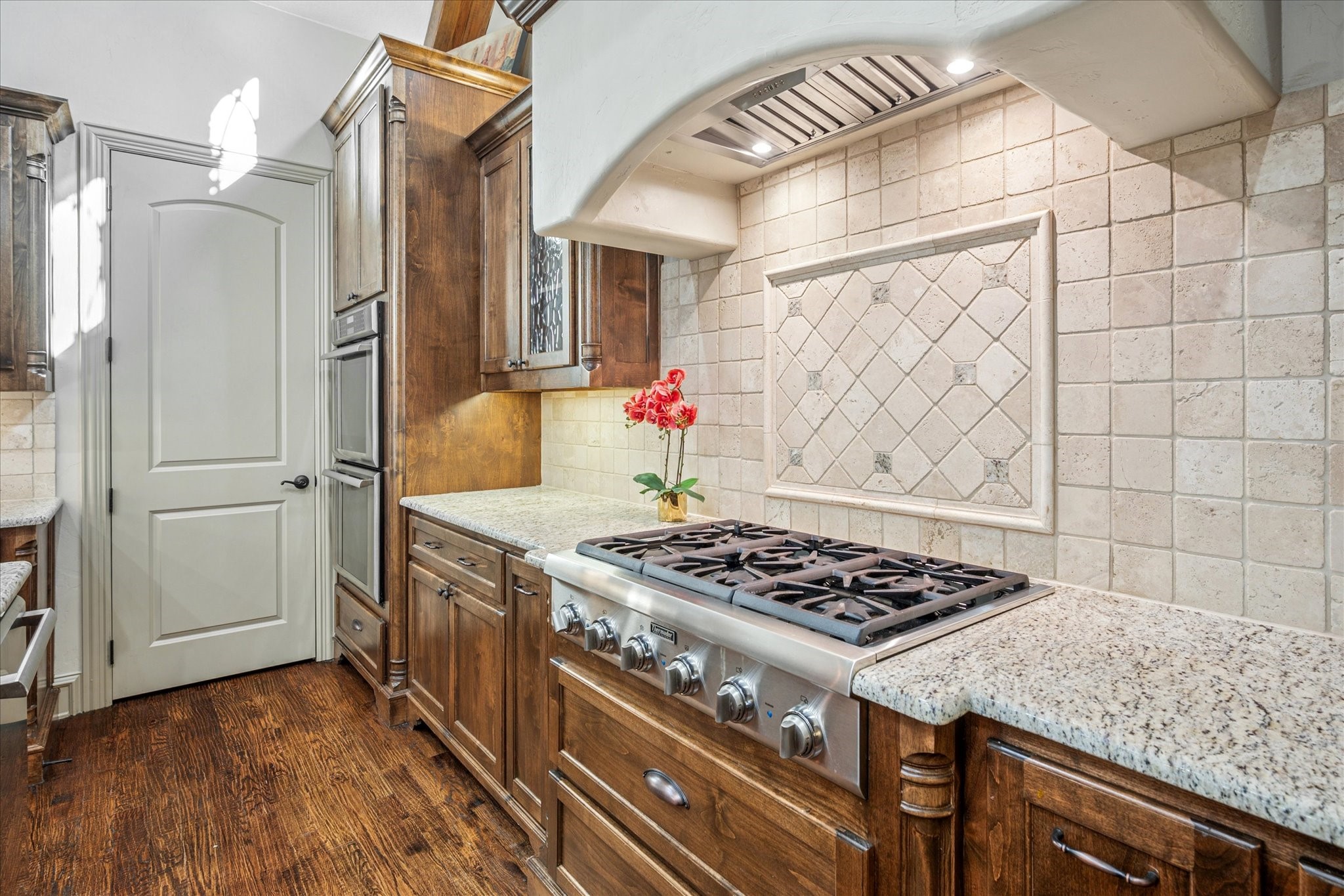 6120 Rock Dove Circle