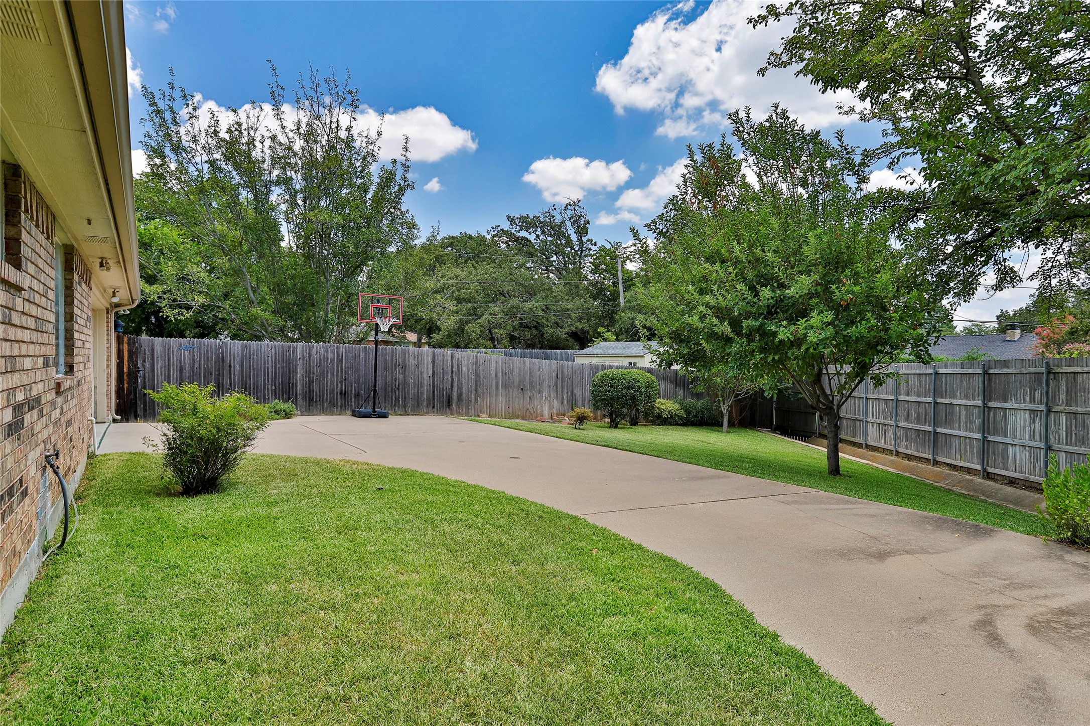 2912 Oak Ridge Drive