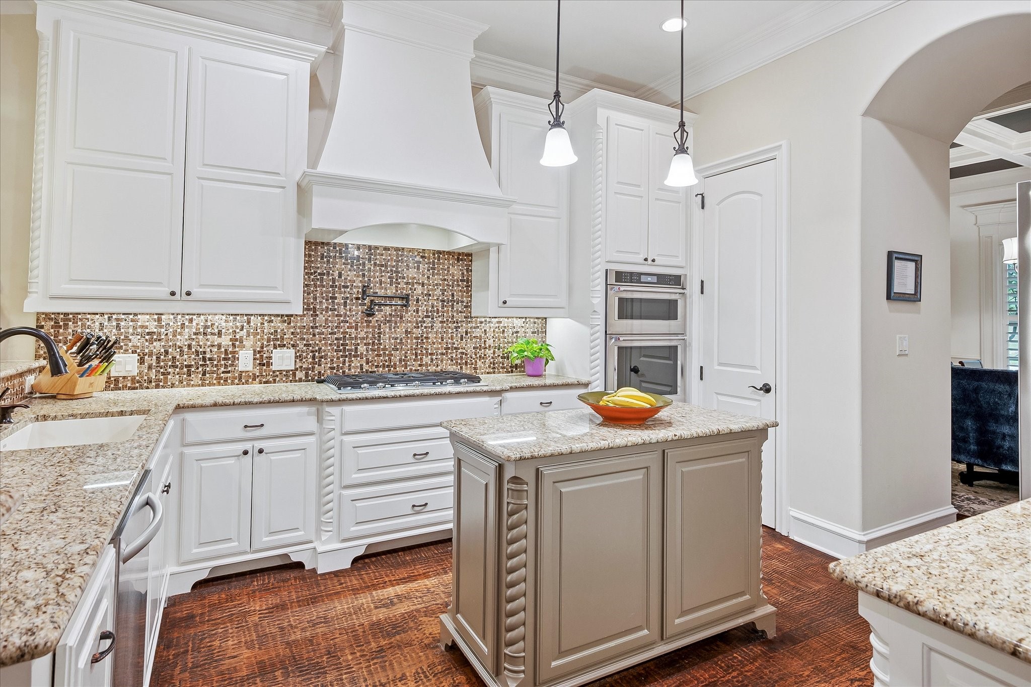 1829 Fountain Pass Drive