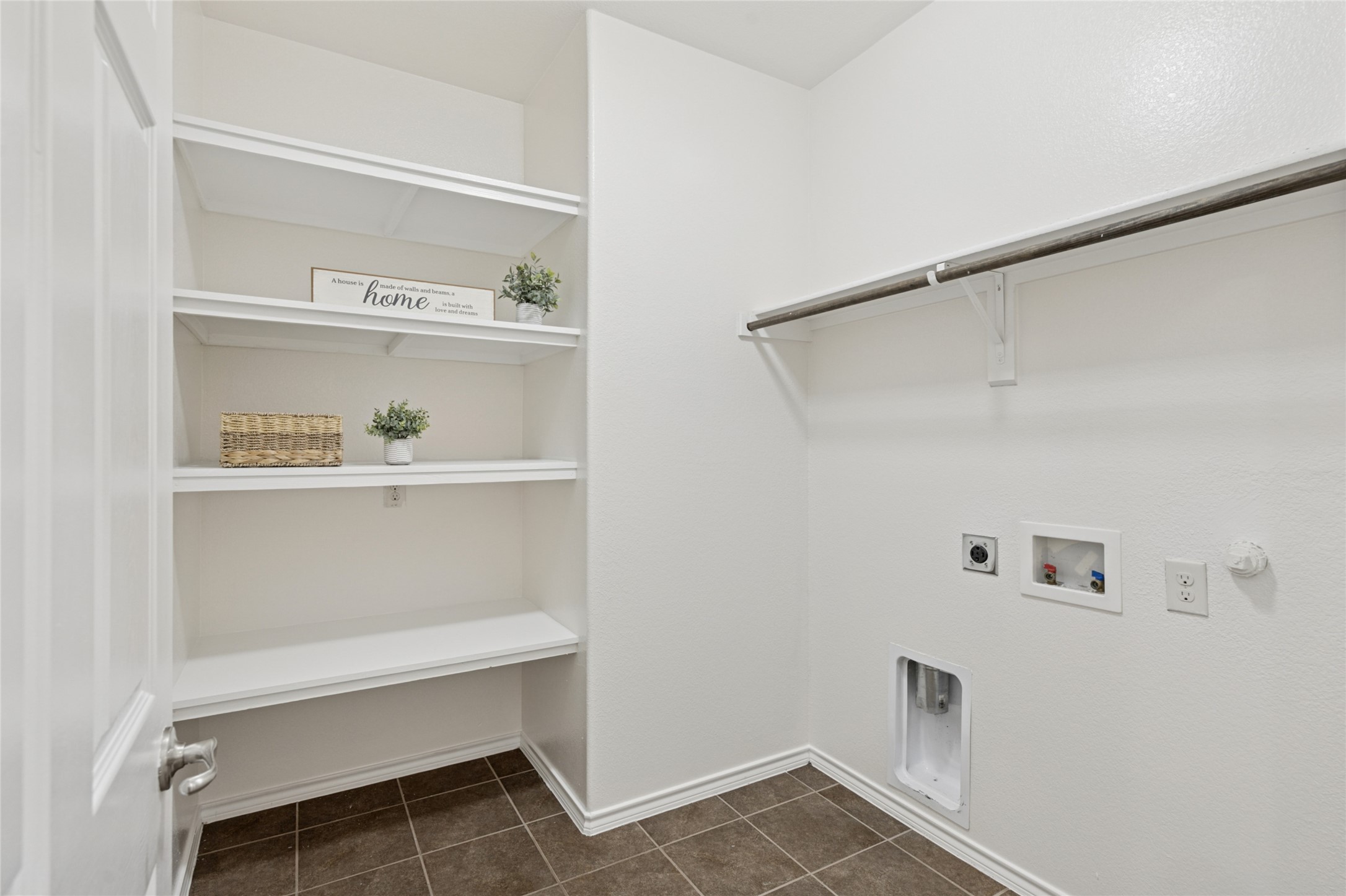 4509 Barberry Tree Cove