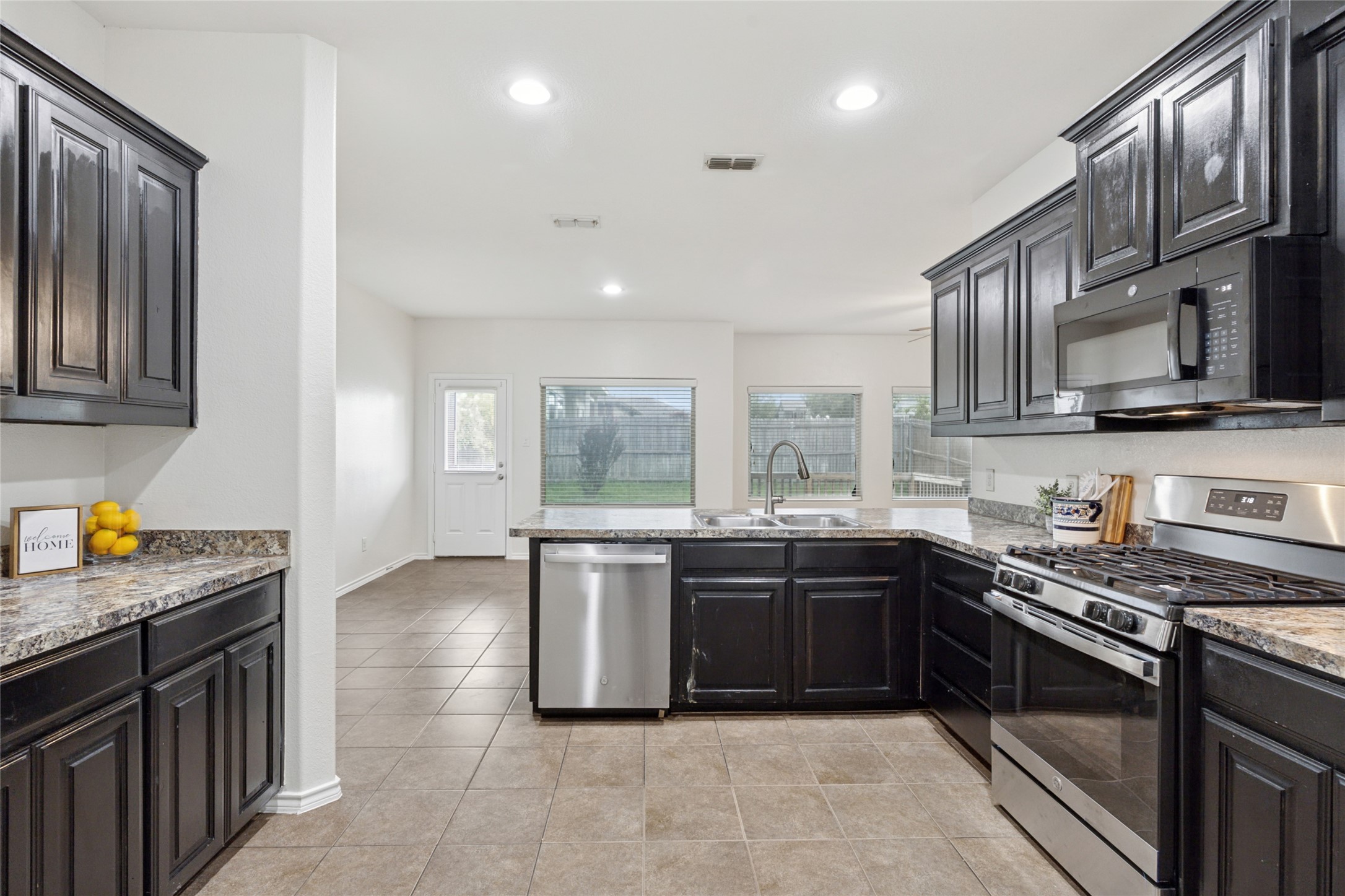 4509 Barberry Tree Cove