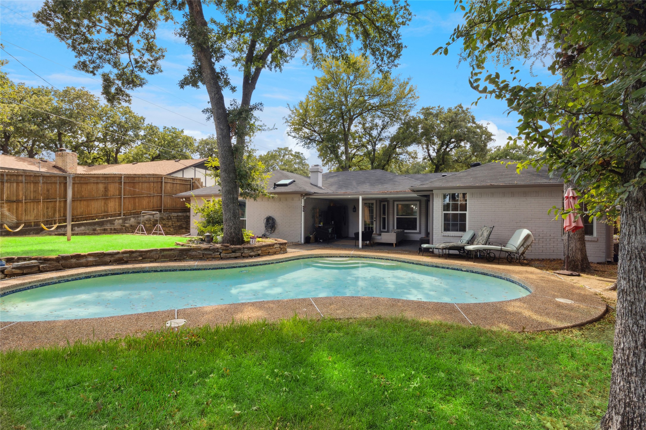 7404 Forrest Lane