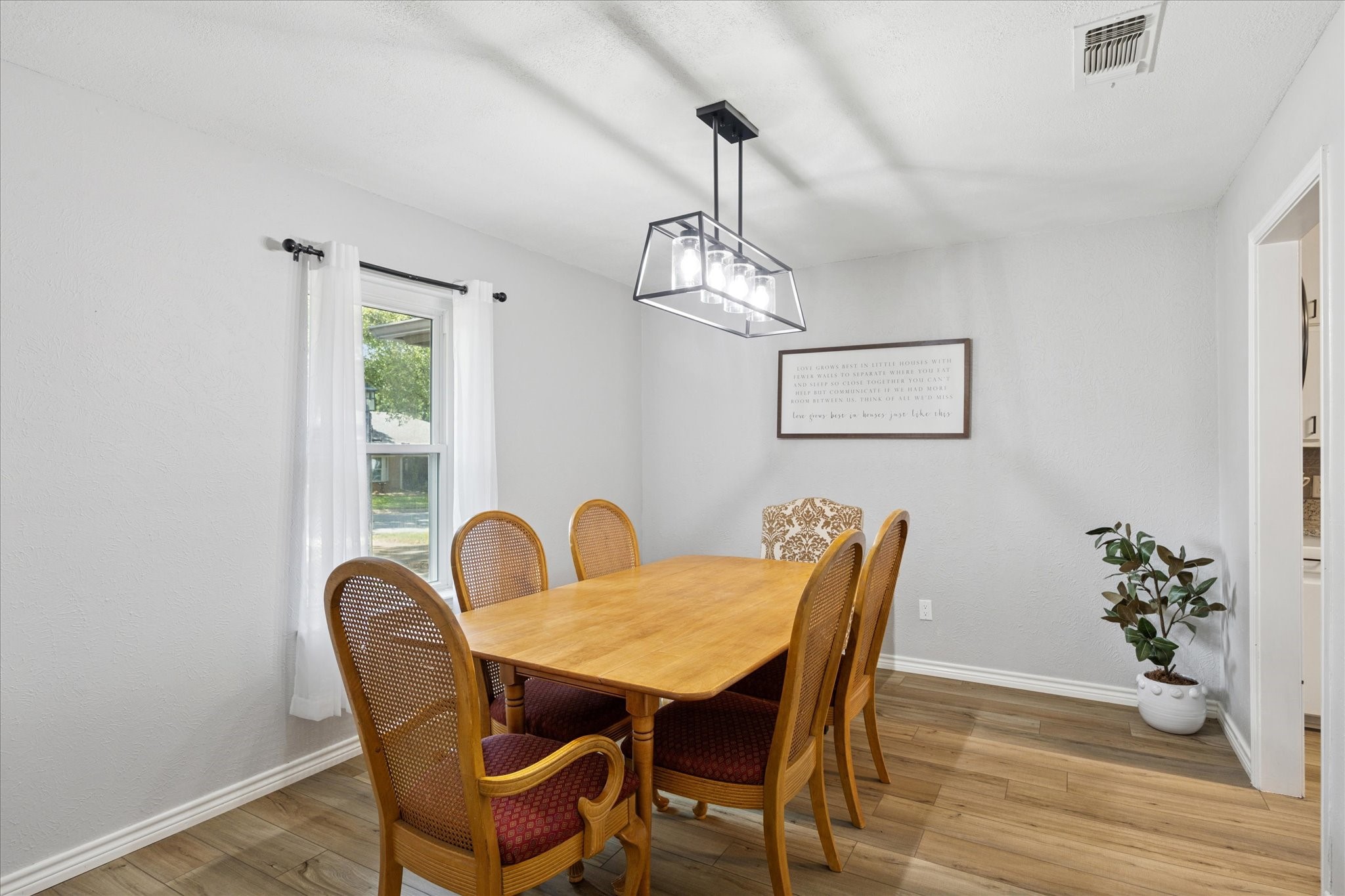 7404 Forrest Lane