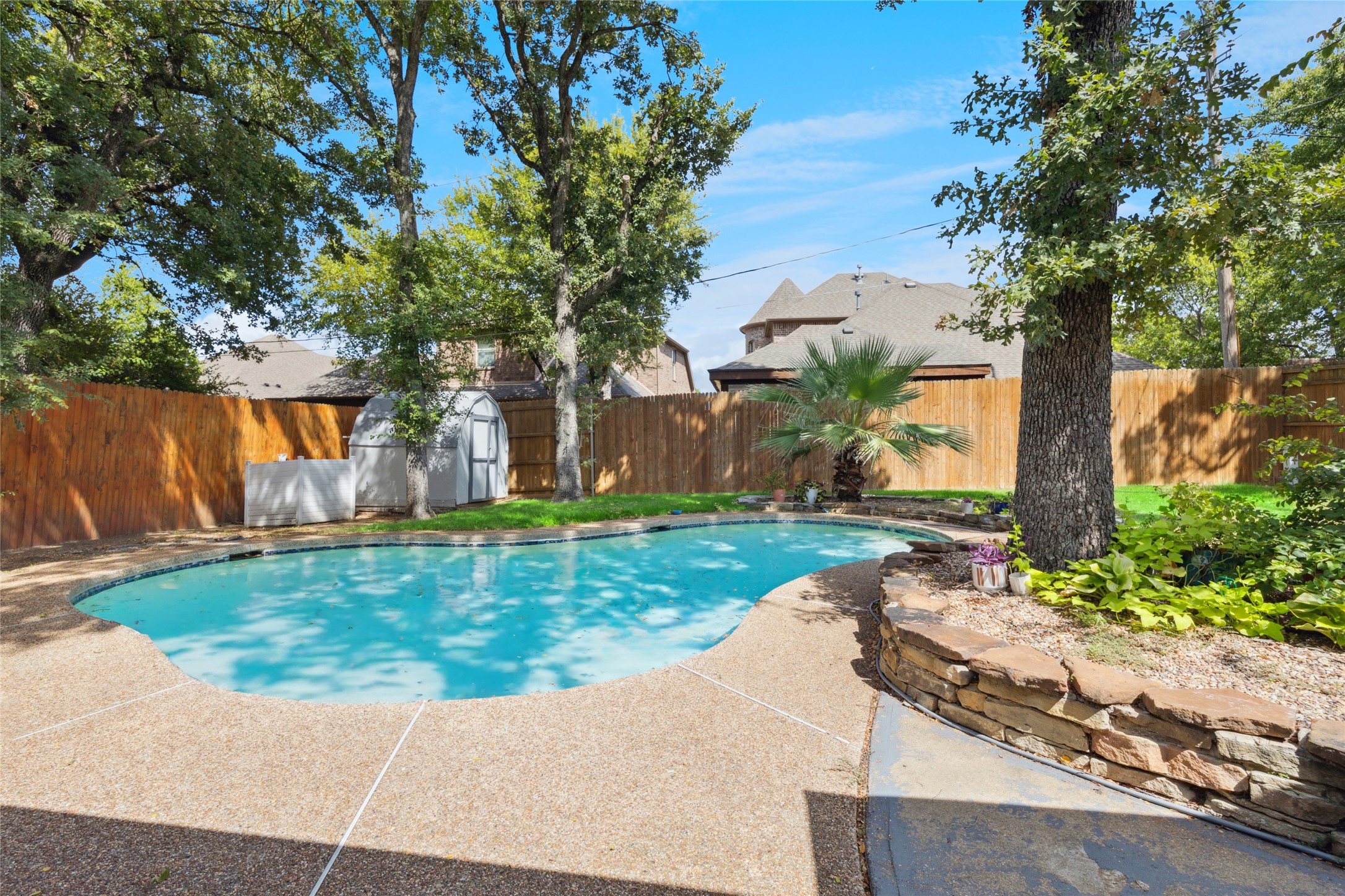 7404 Forrest Lane