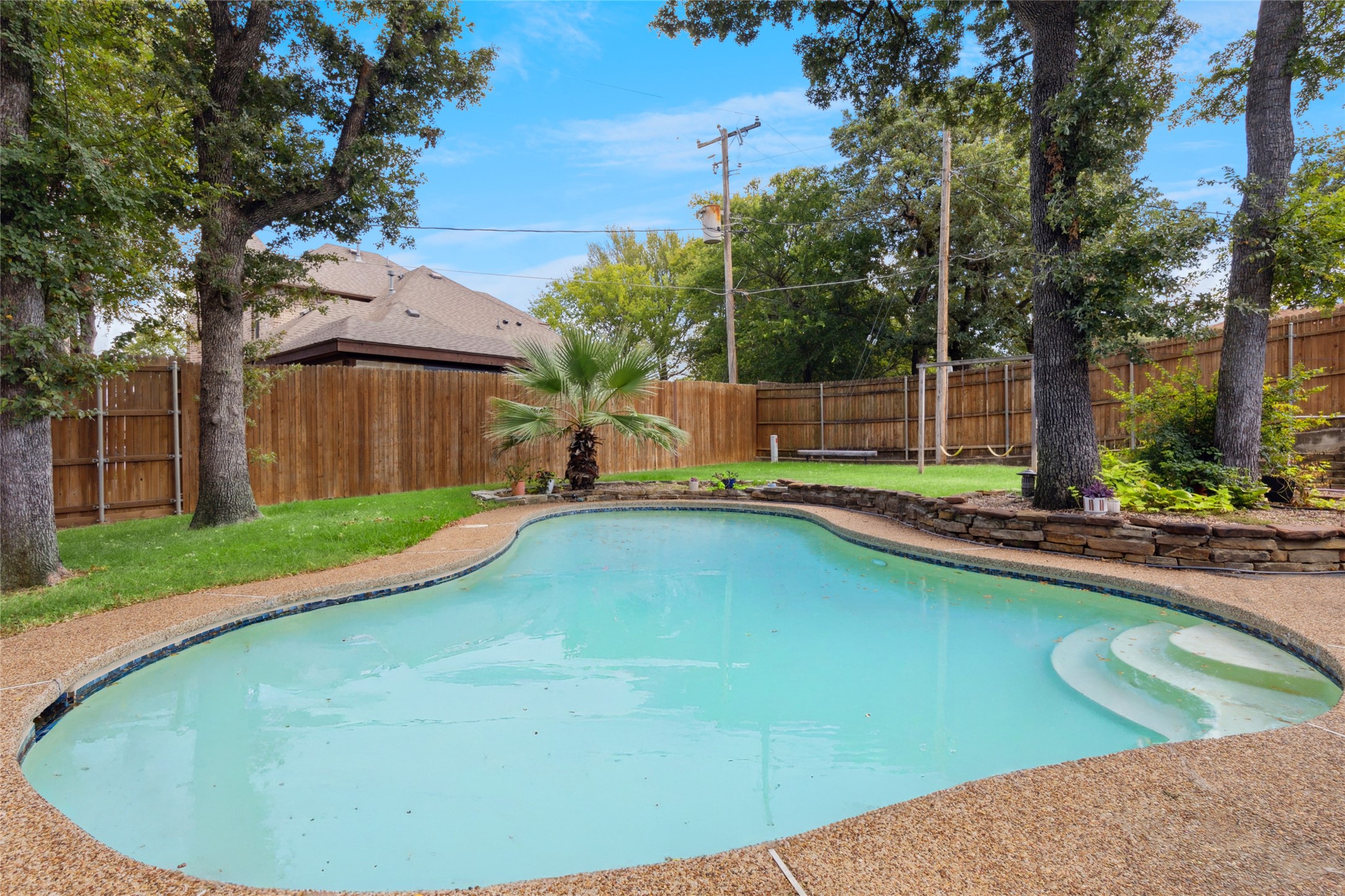 7404 Forrest Lane