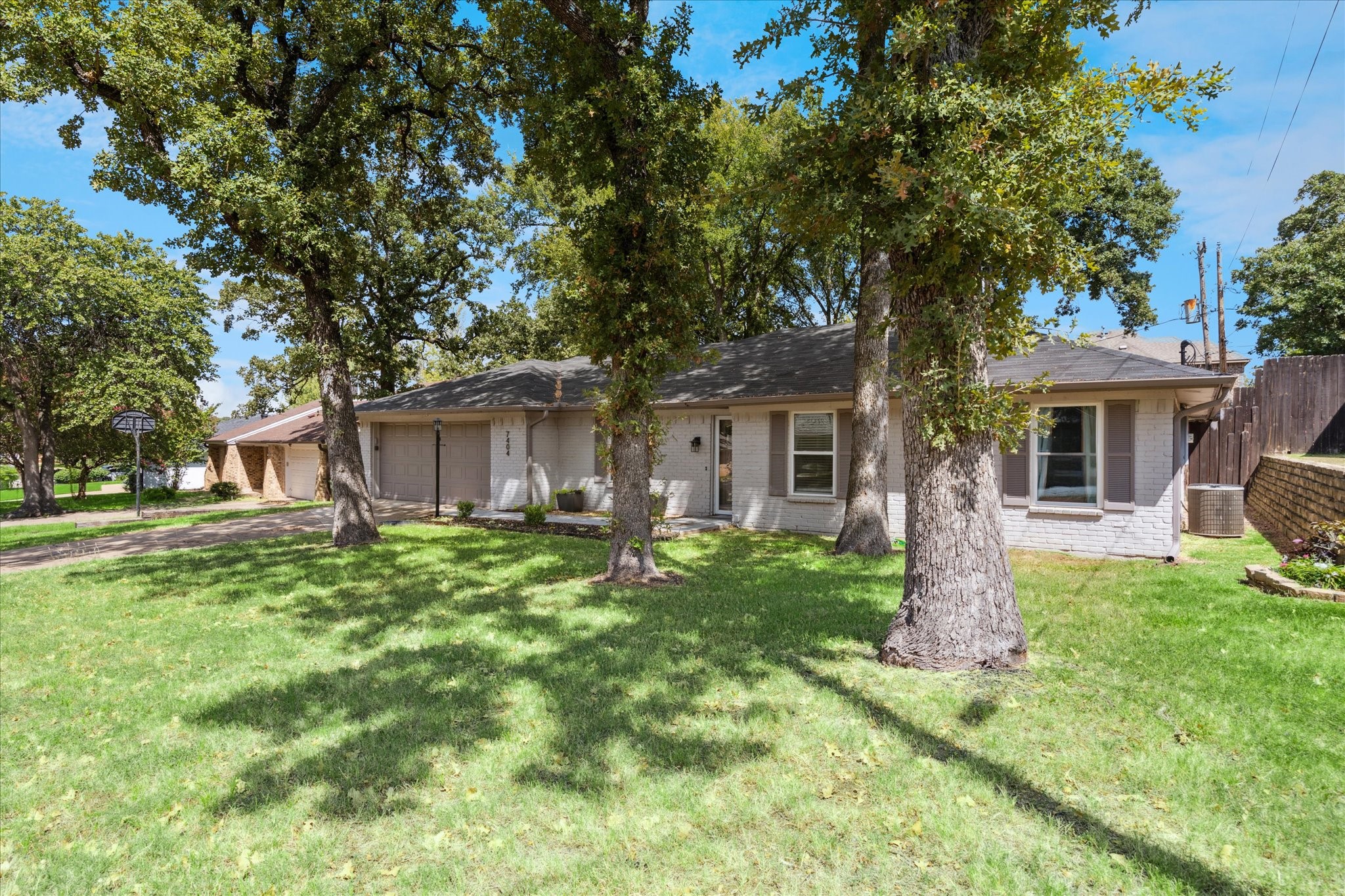 7404 Forrest Lane
