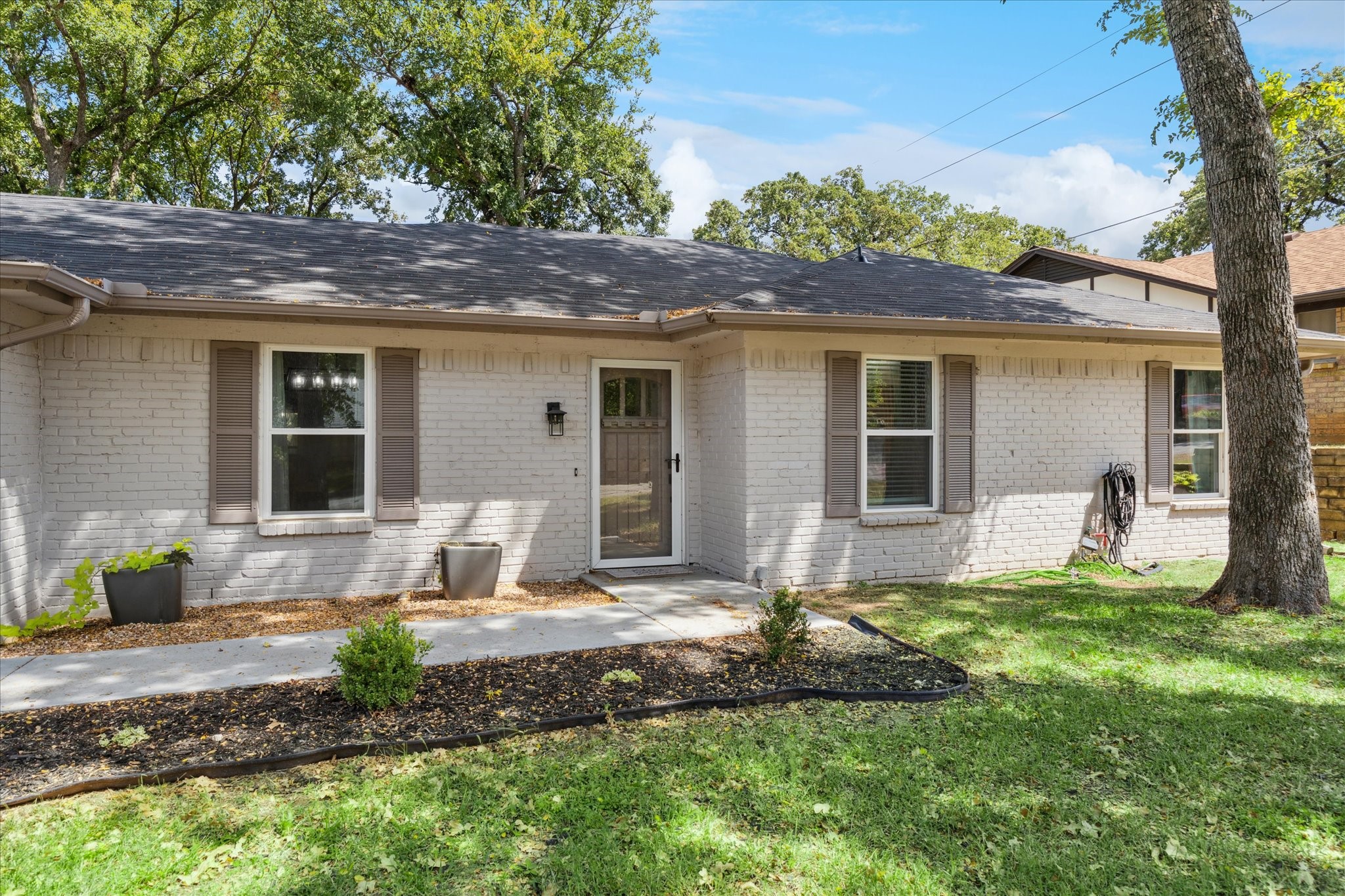 7404 Forrest Lane