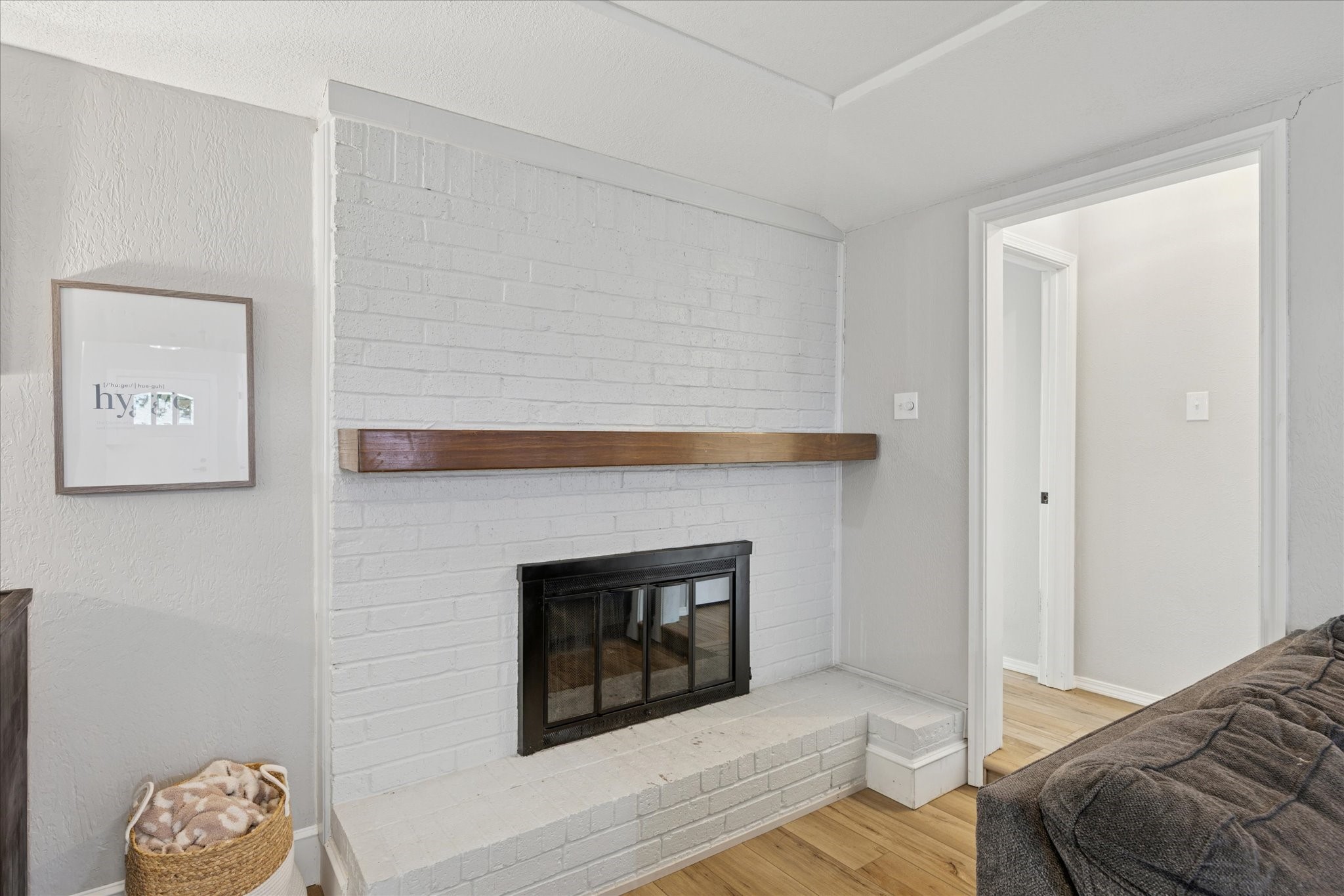 7404 Forrest Lane