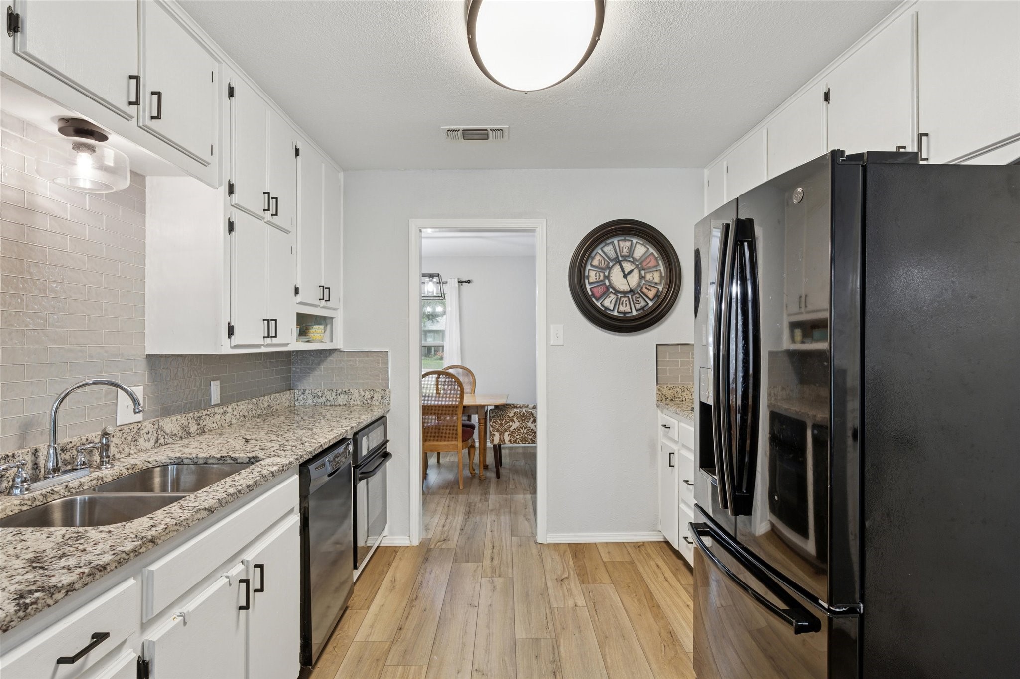 7404 Forrest Lane