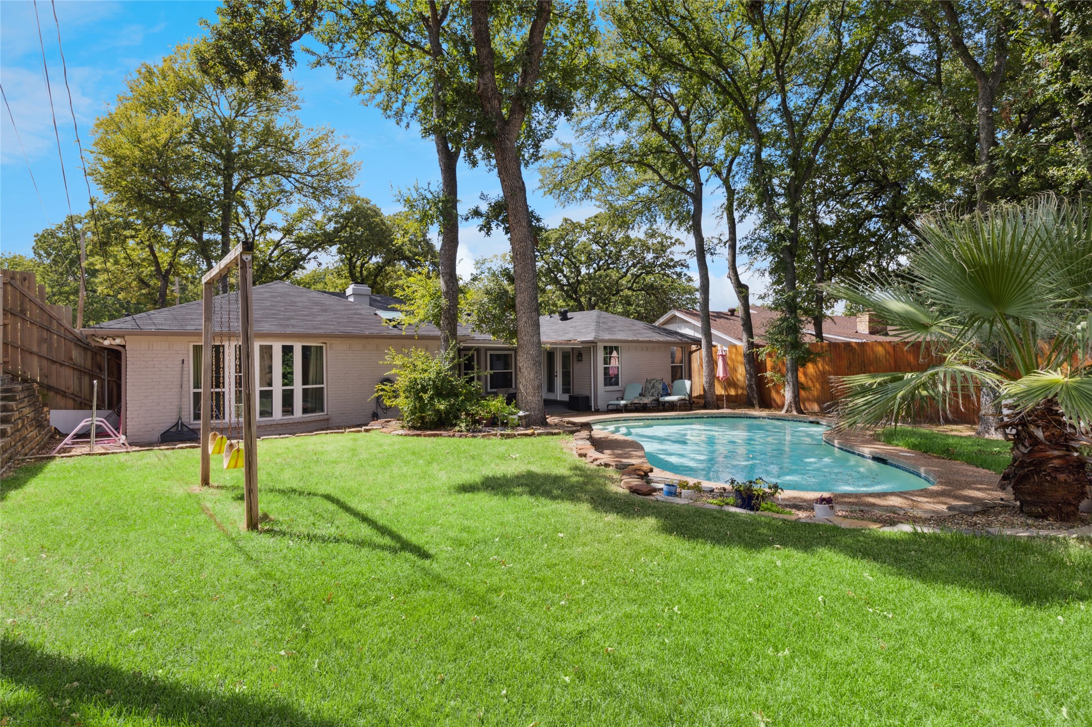 7404 Forrest Lane
