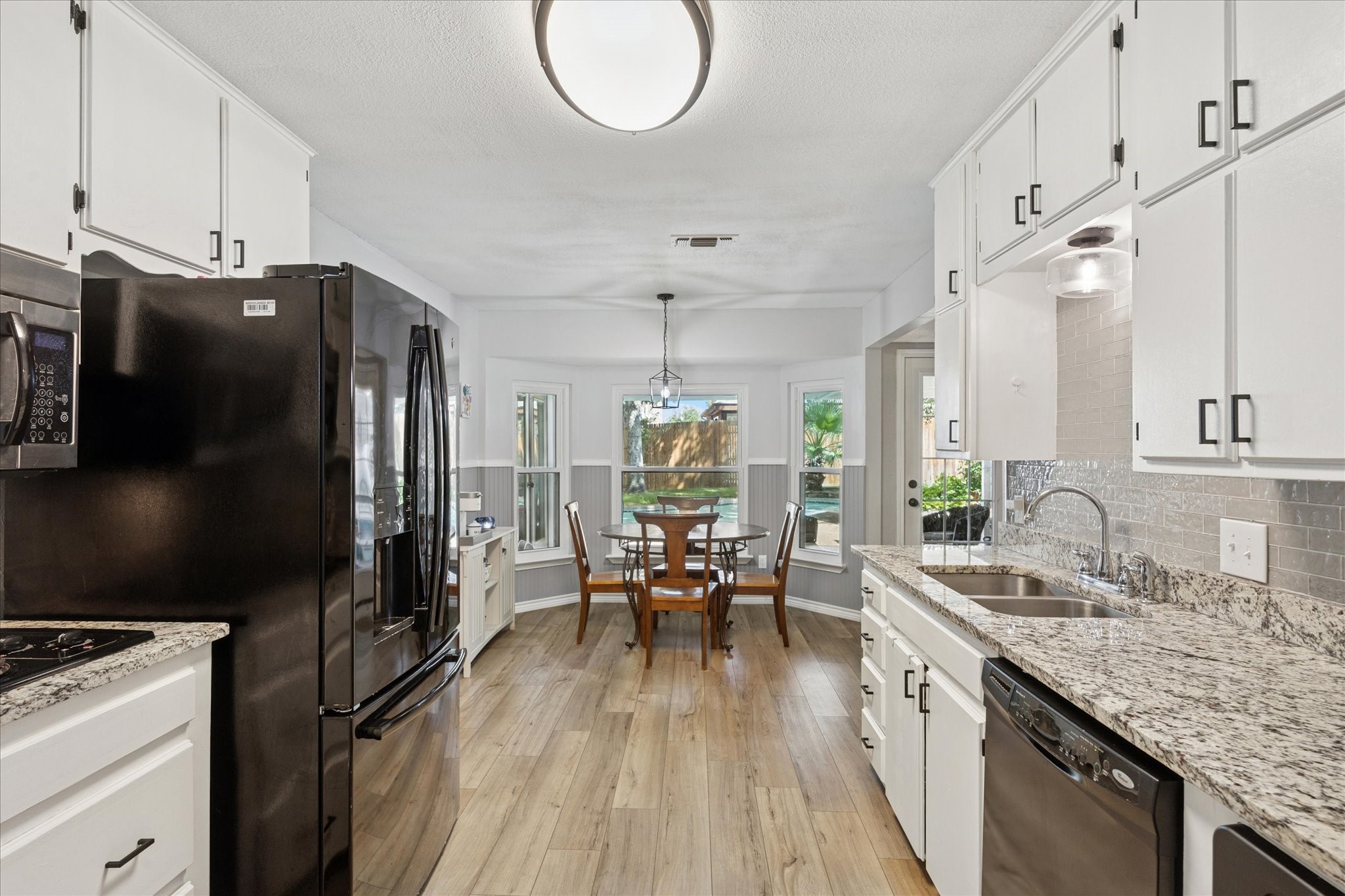7404 Forrest Lane