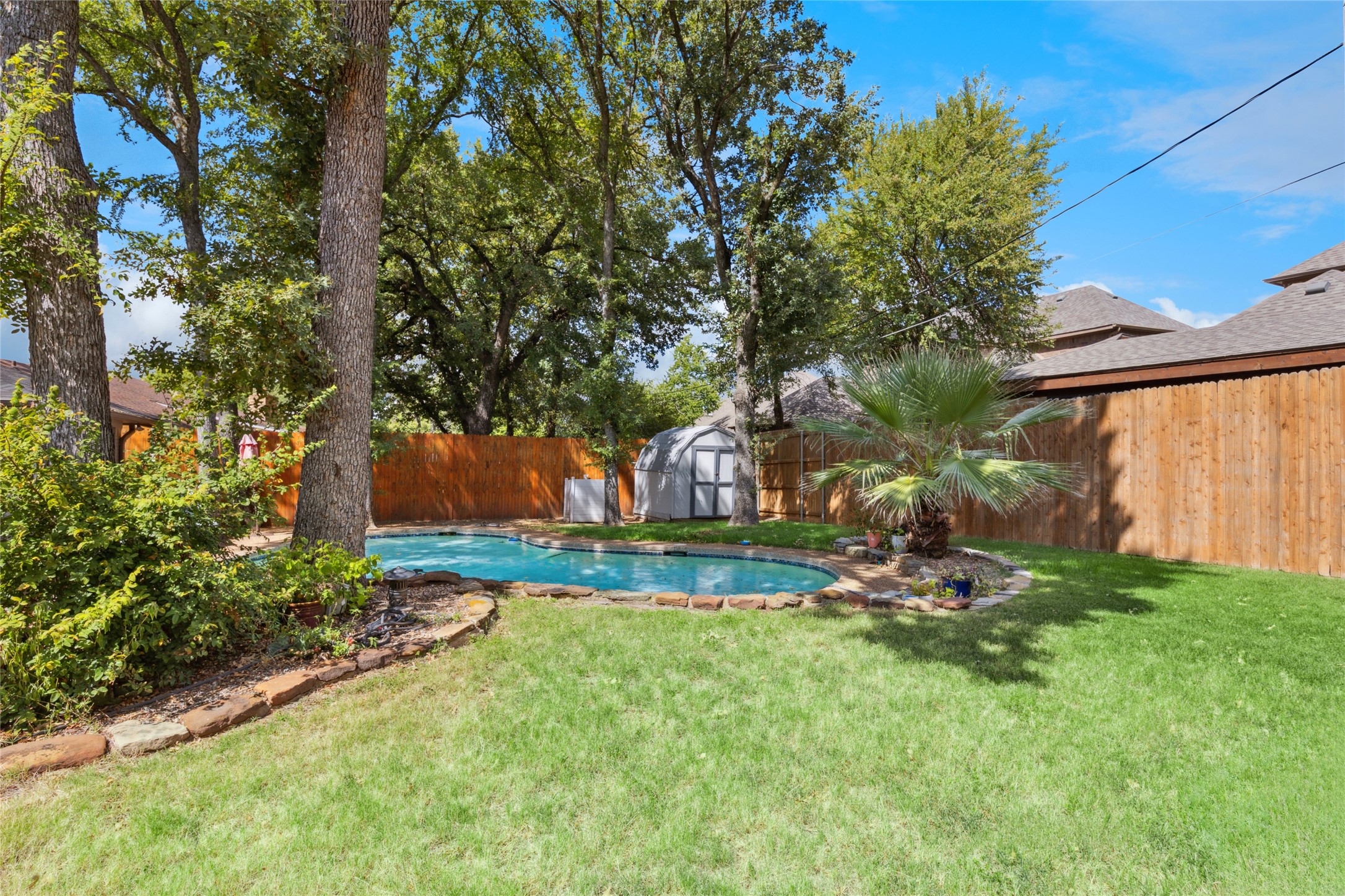 7404 Forrest Lane