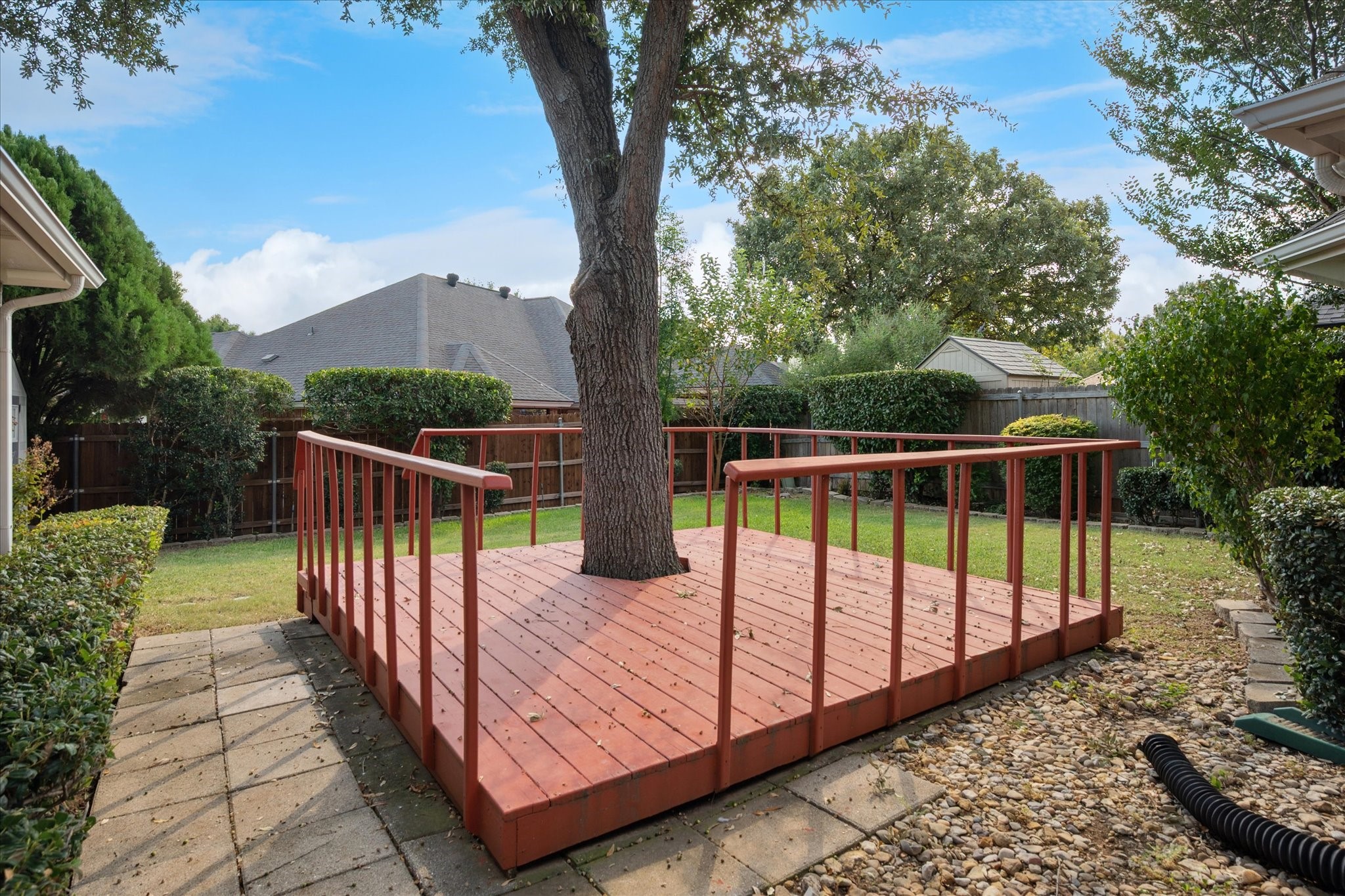 6112 Club House Drive