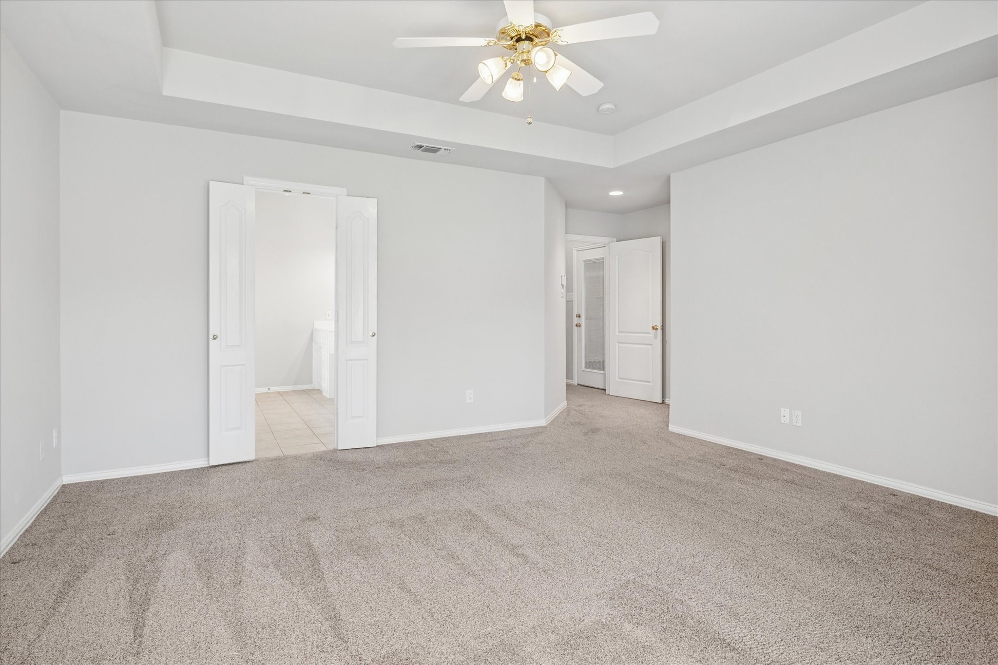 6112 Club House Drive