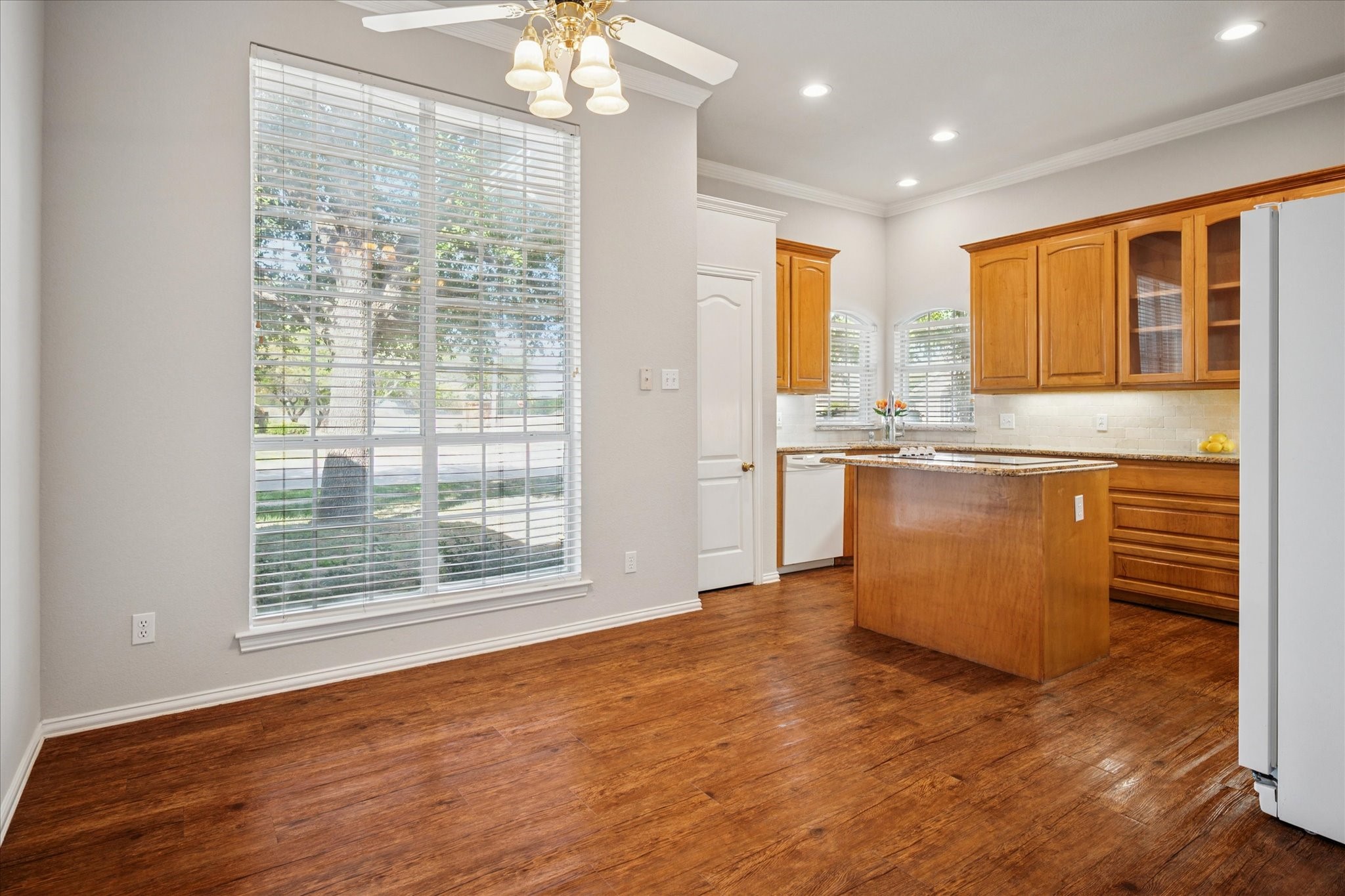 6112 Club House Drive