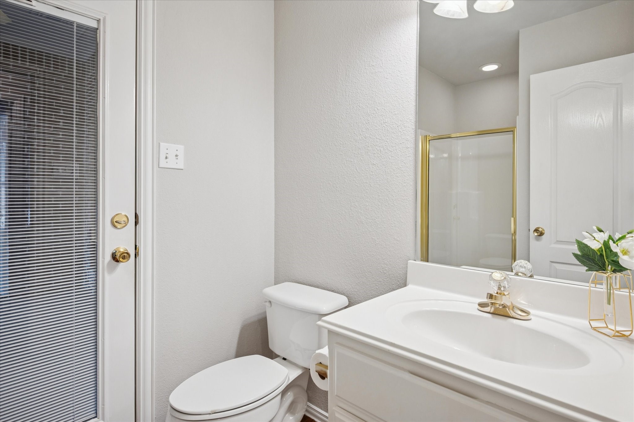 6112 Club House Drive