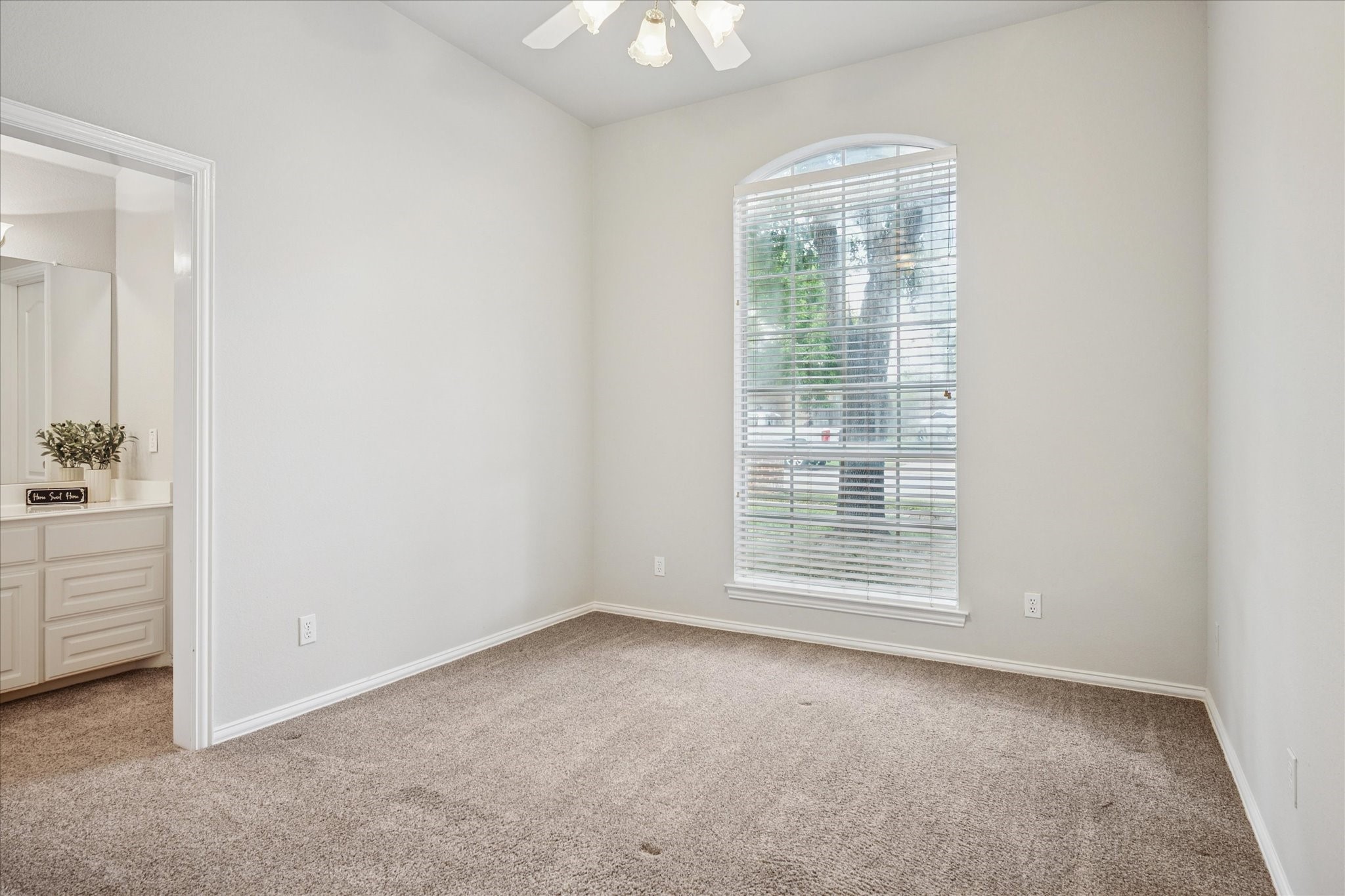 6112 Club House Drive