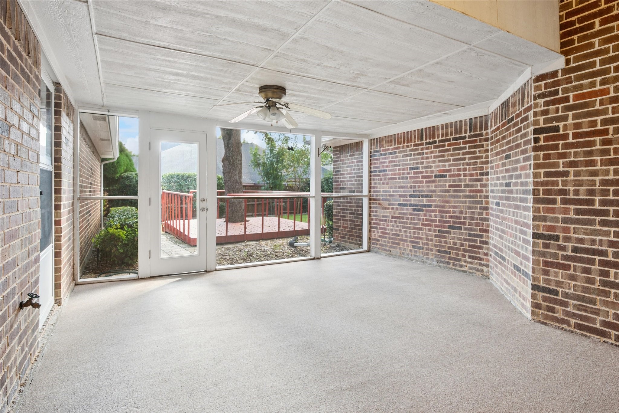 6112 Club House Drive