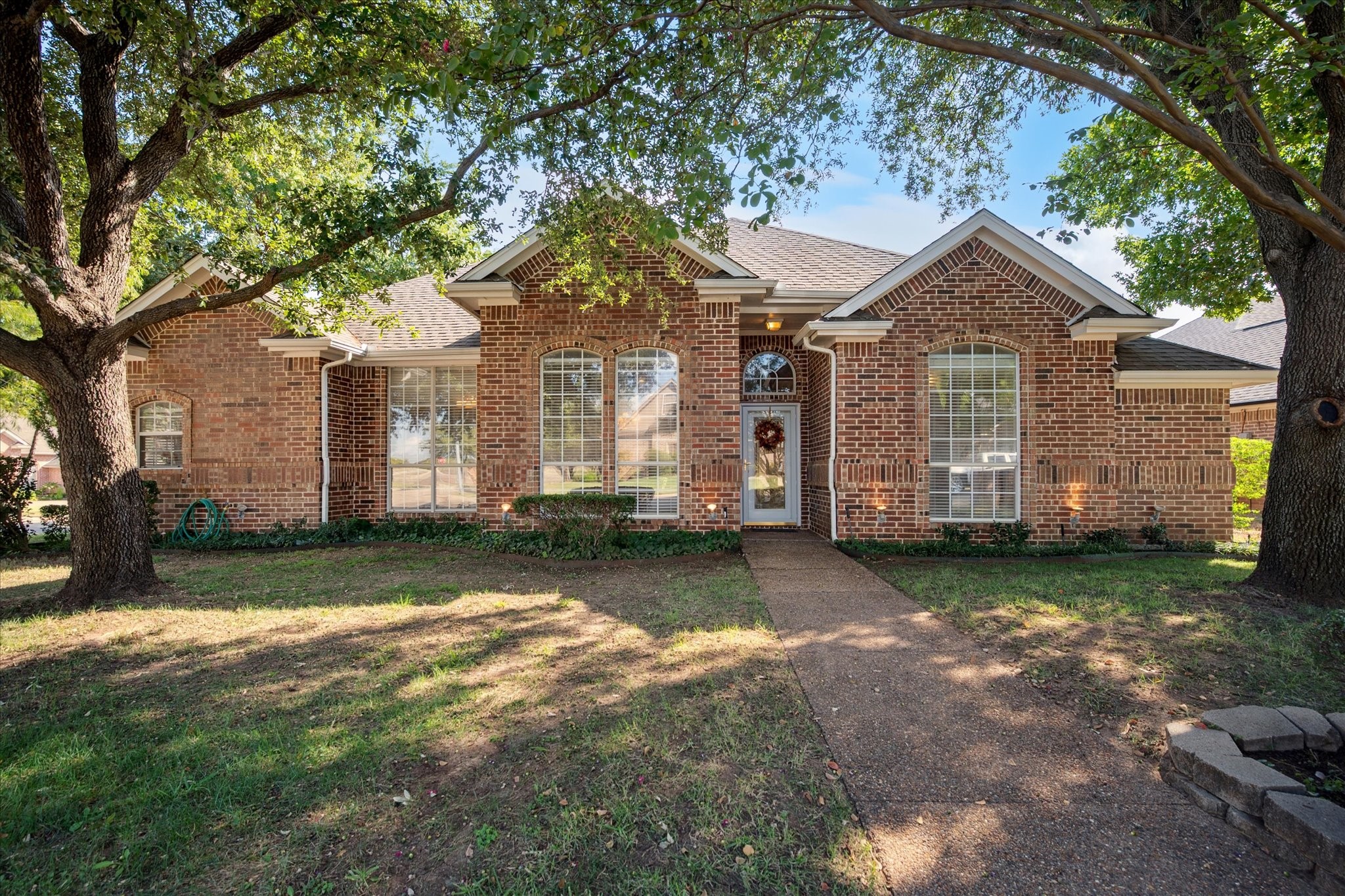 6112 Club House Drive