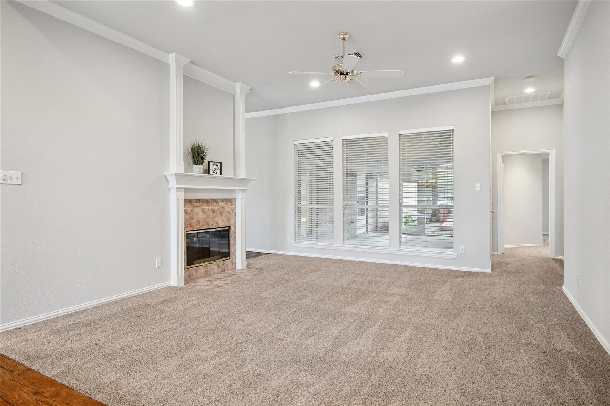 6112 Club House Drive