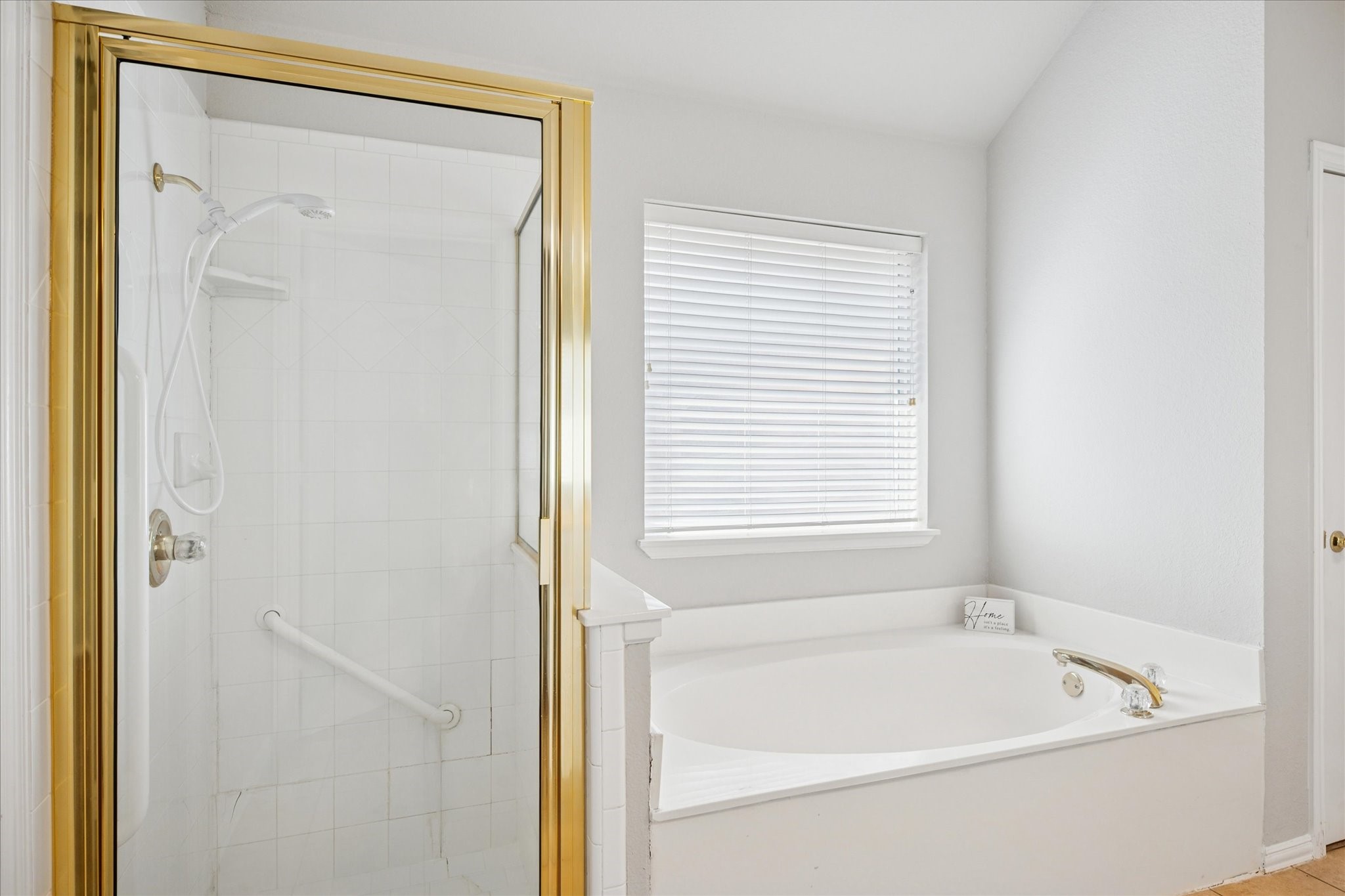 6112 Club House Drive