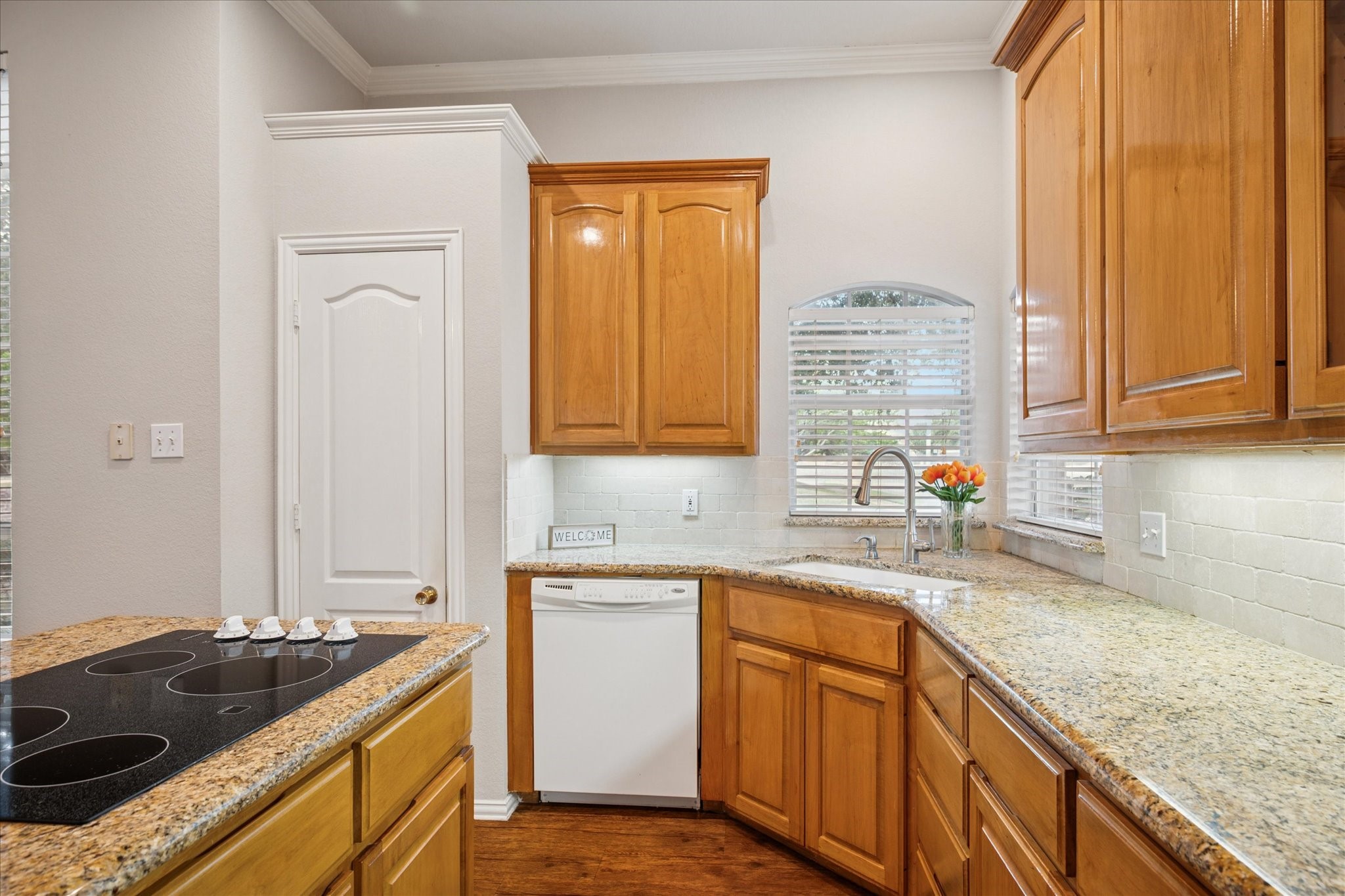 6112 Club House Drive