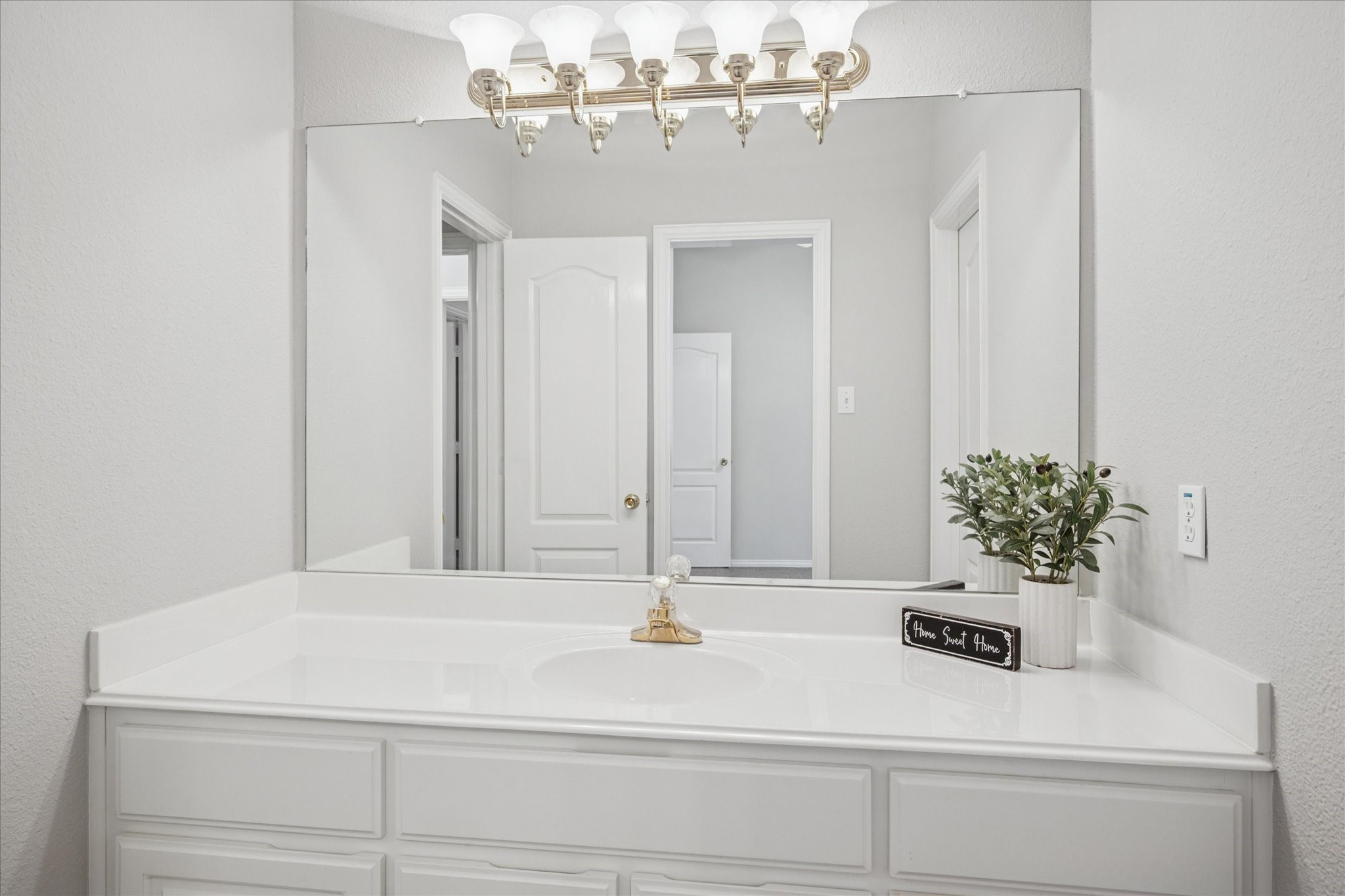 6112 Club House Drive