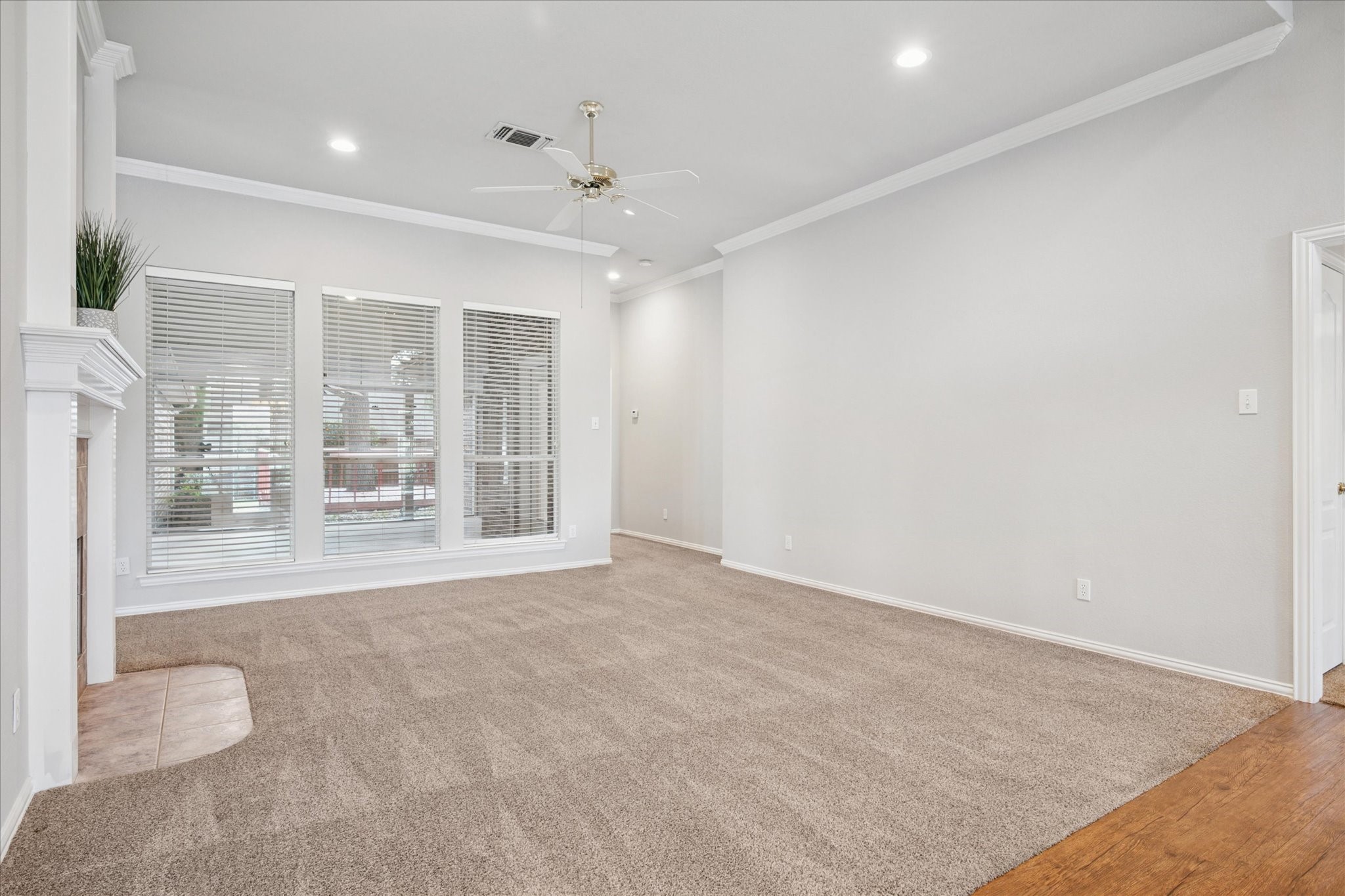 6112 Club House Drive