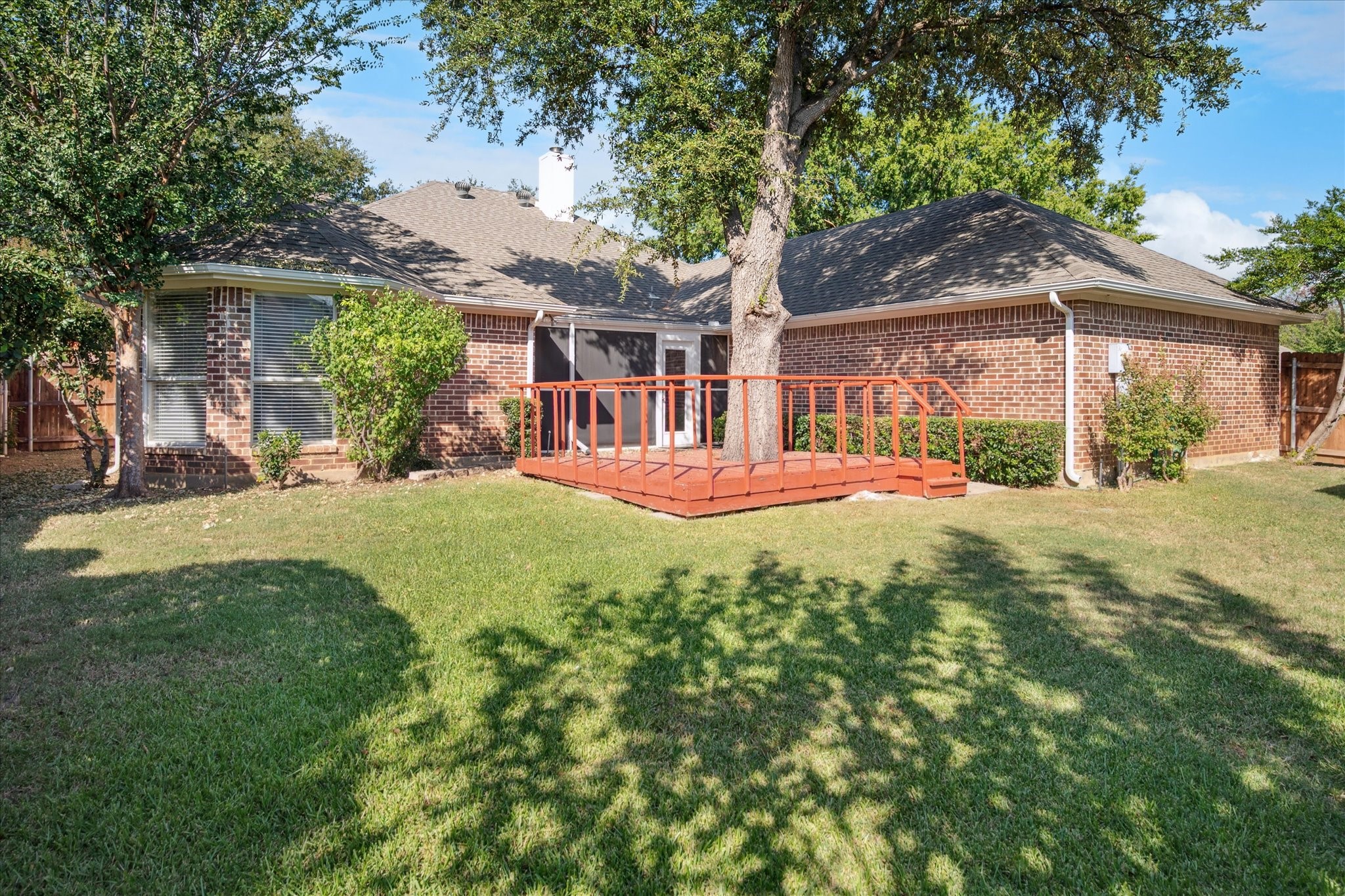 6112 Club House Drive