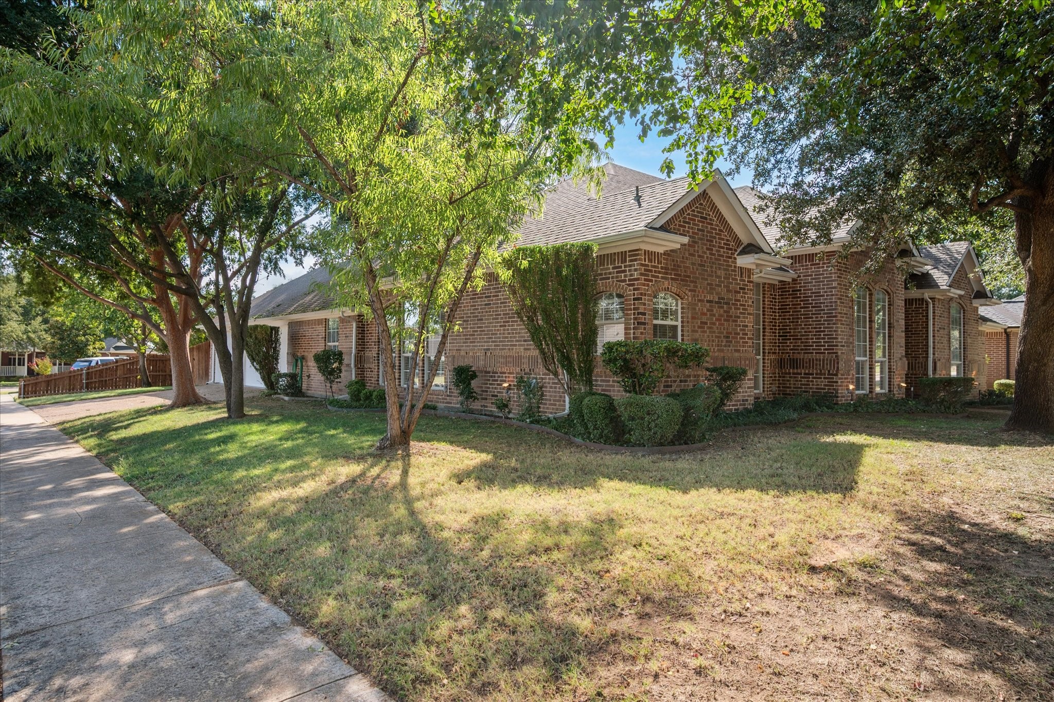 6112 Club House Drive