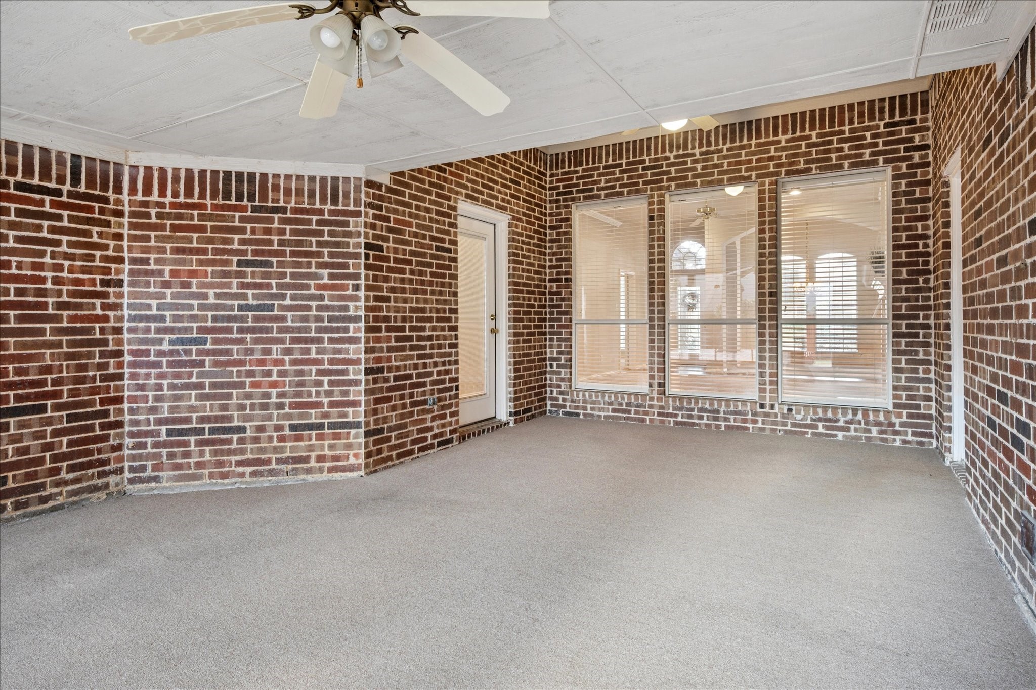 6112 Club House Drive