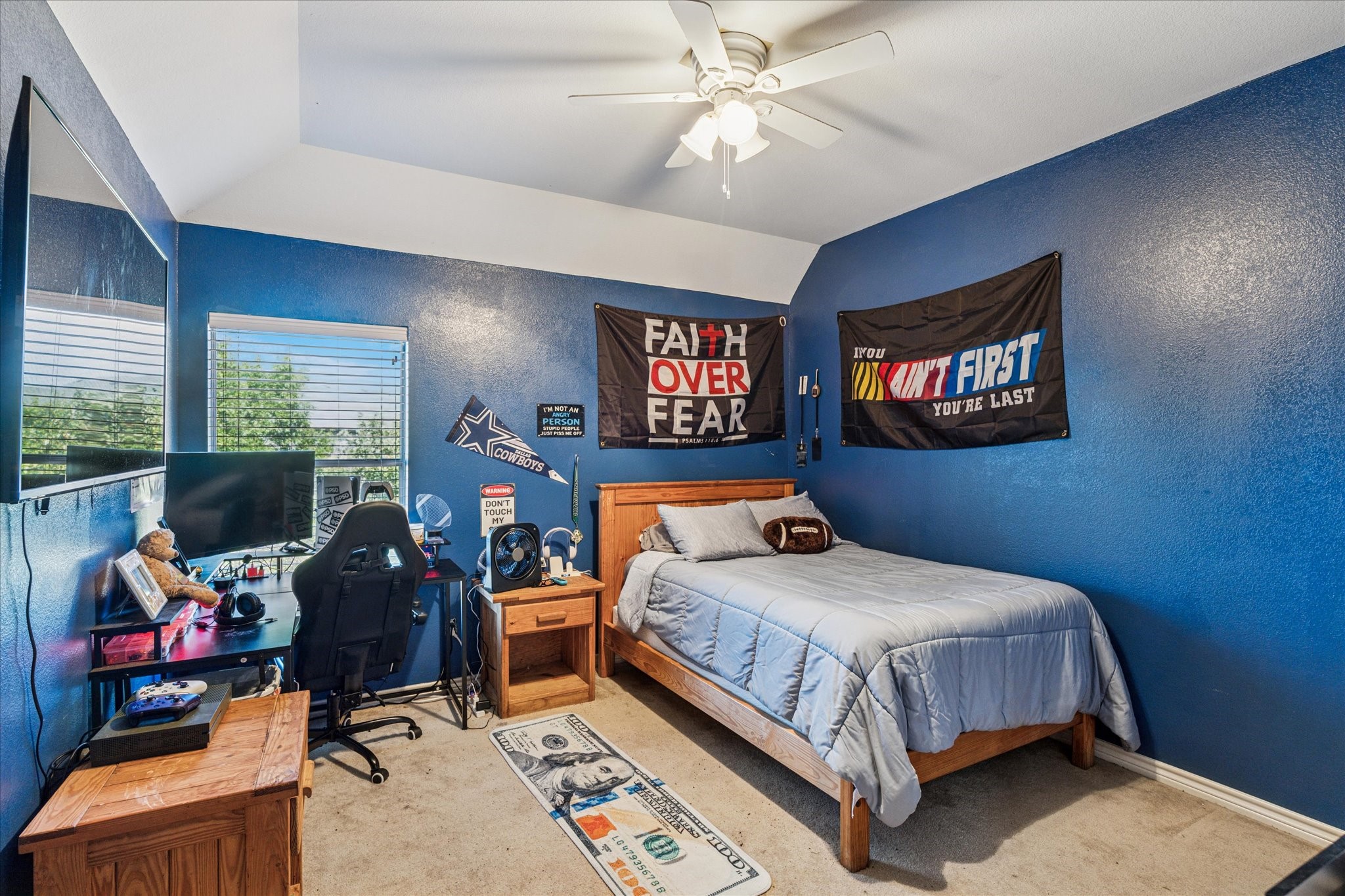 1220 Clairemont Lane