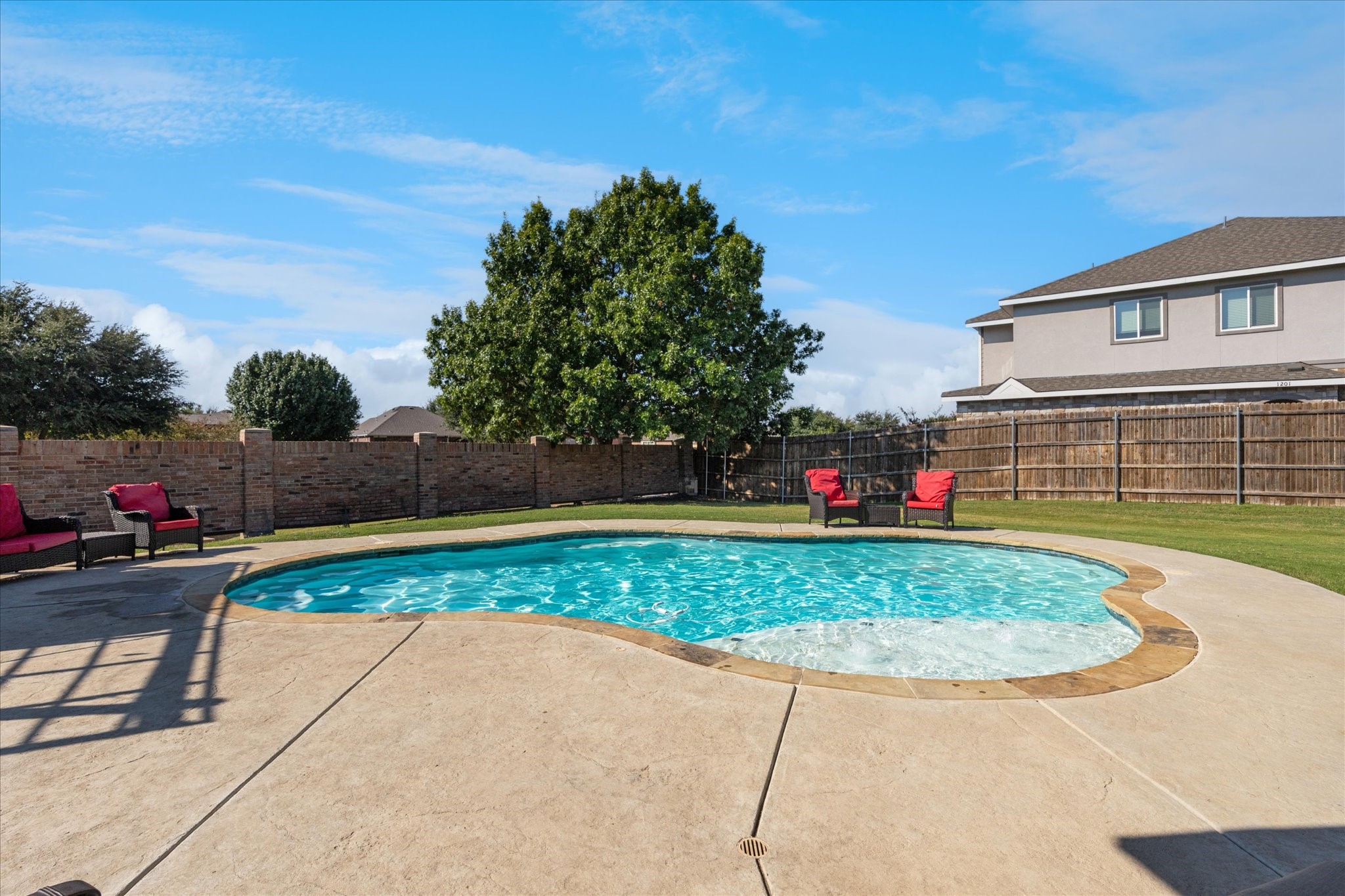 1220 Clairemont Lane